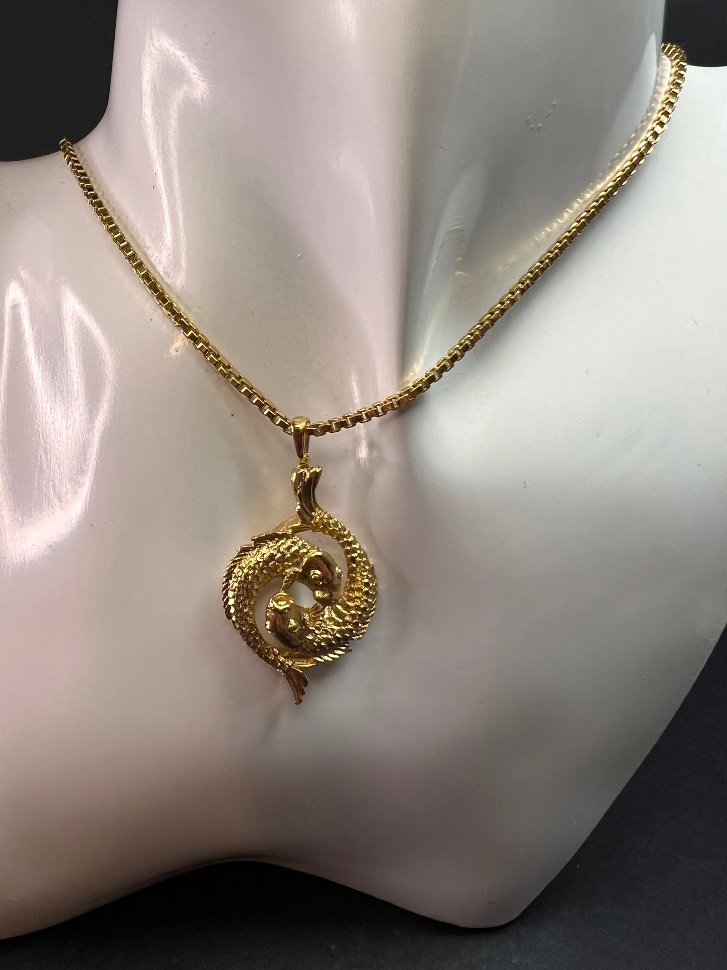 Vintage Monet Pisces Ouroboros Gold Tone Necklace 18 Inch