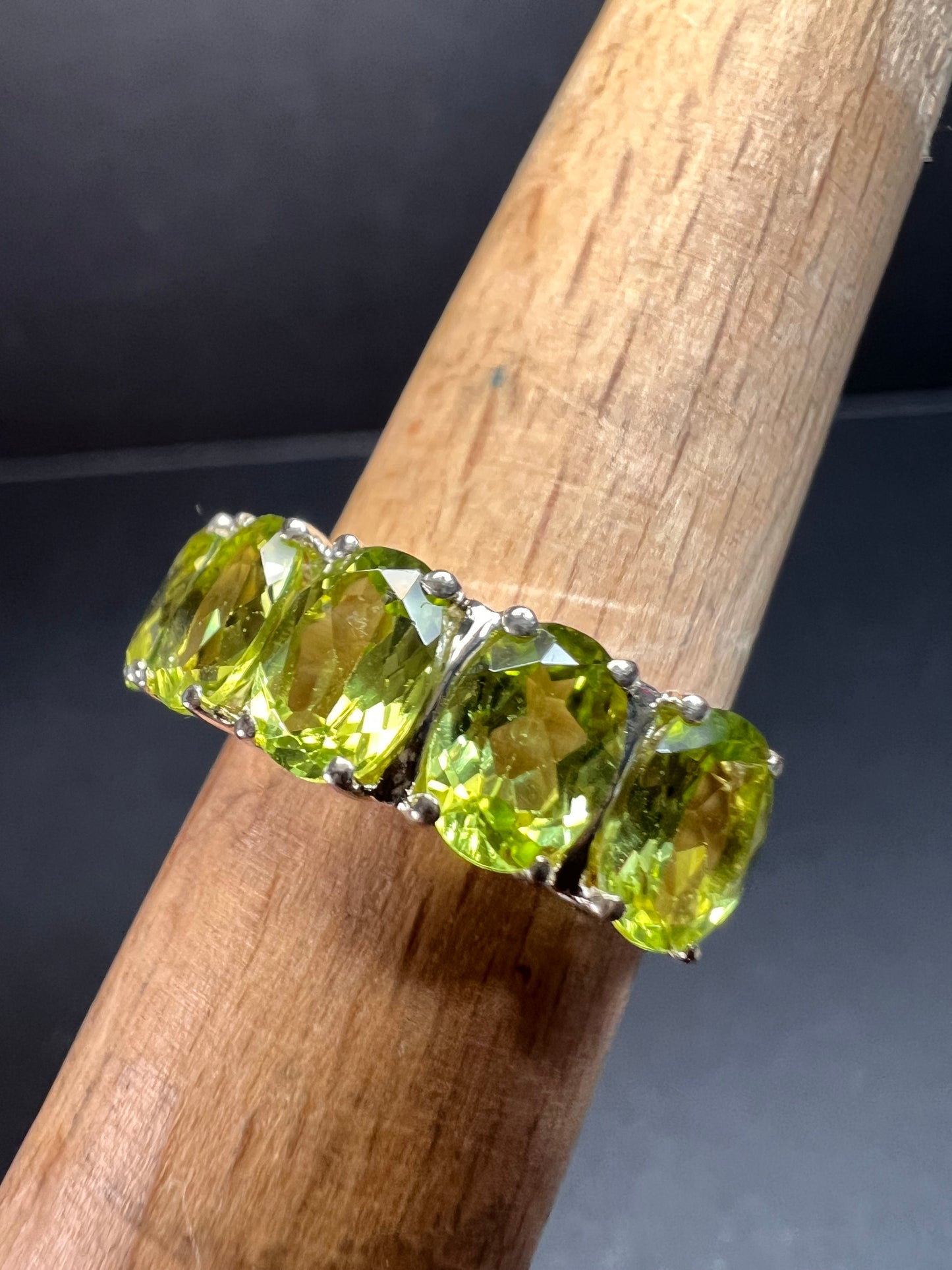 Vintage peridot five stone sterling silver ring size 7