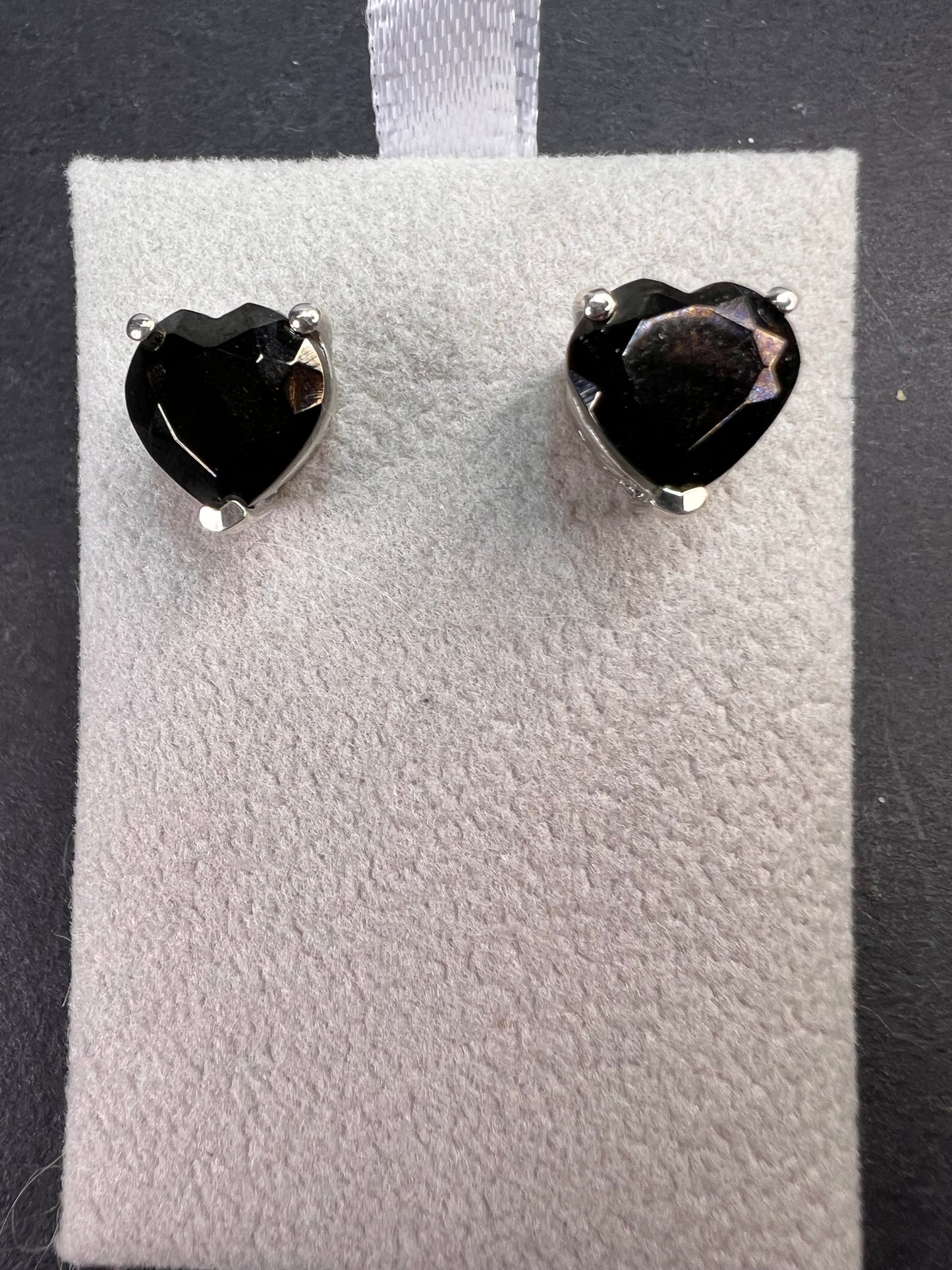 Elite shungite heart shaped solitaire earrings in platinum over sterling silver *NEW*