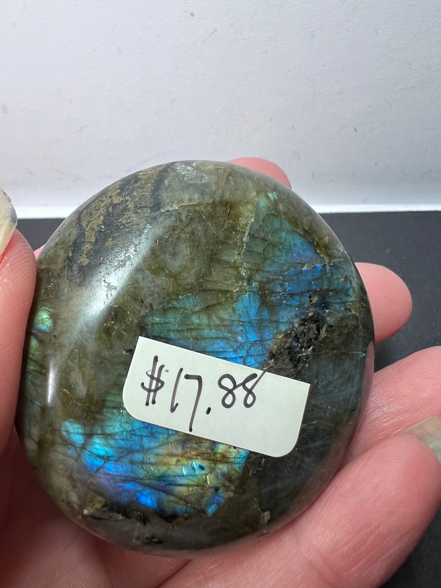 Labradorite palm stone