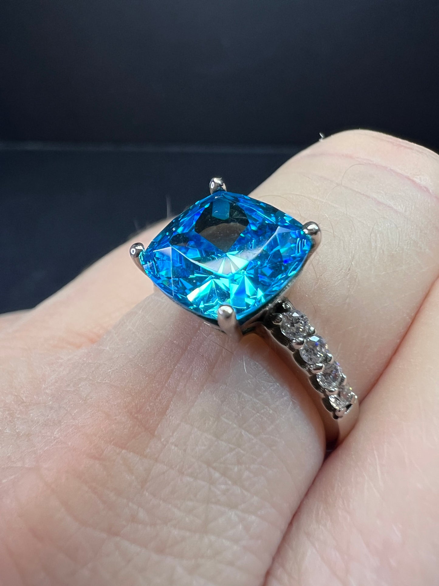 Aqua blue CZ sterling silver ring size 8