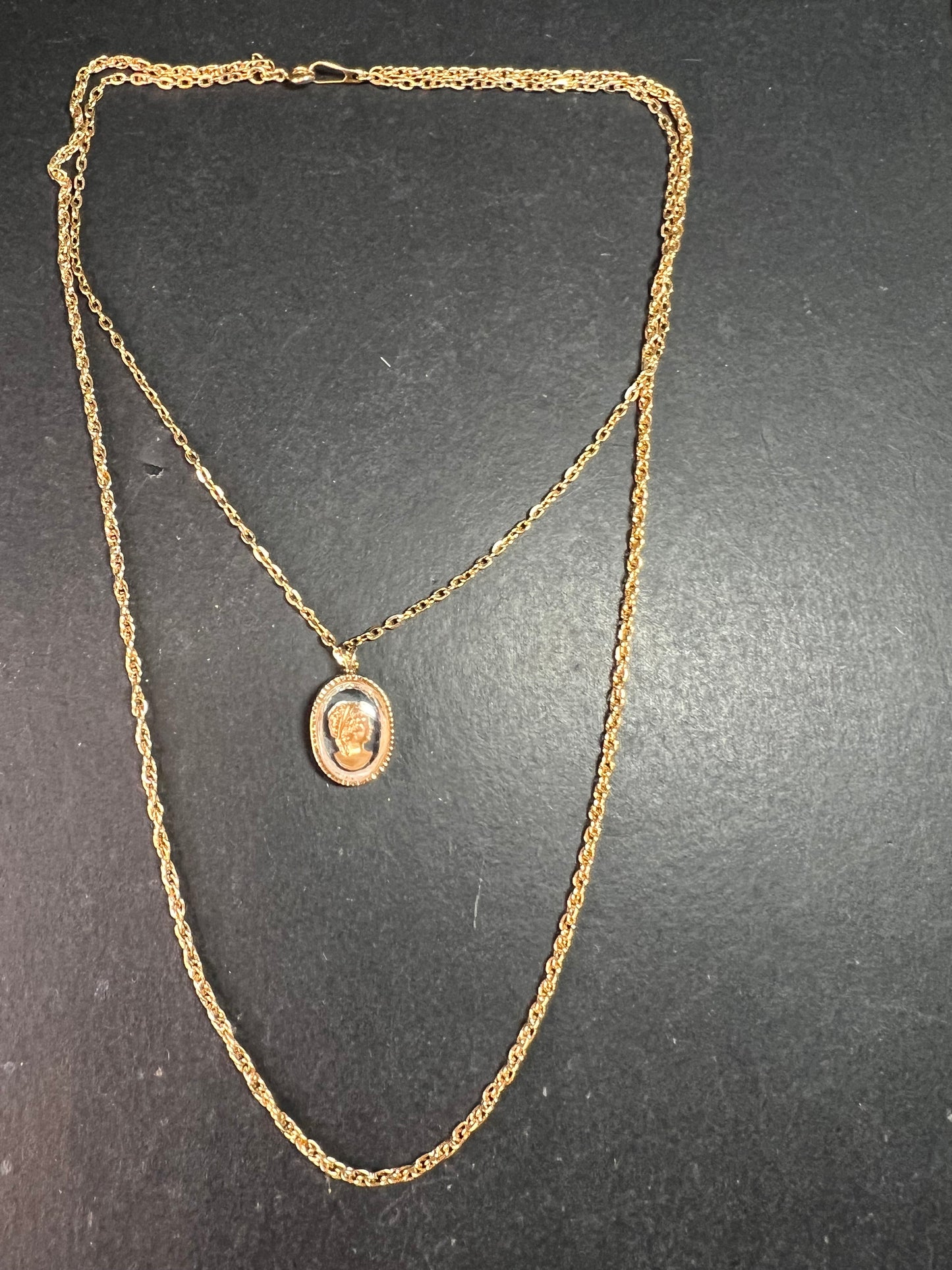 Vintage Gold Tone Roman Cameo Pendant Necklace 24 Inch Chain