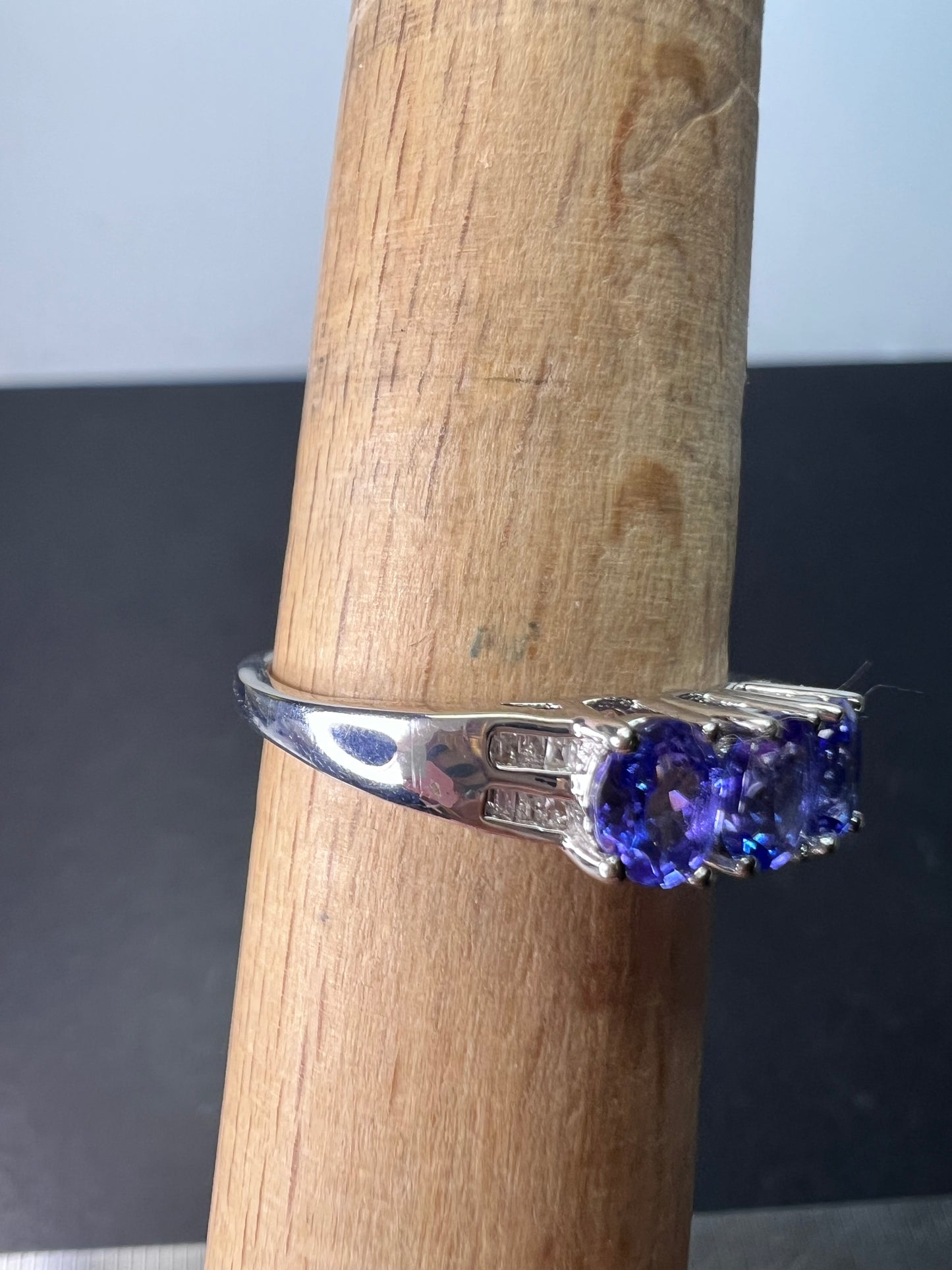 Tanzanite and diamond ring In sterling silver size 9