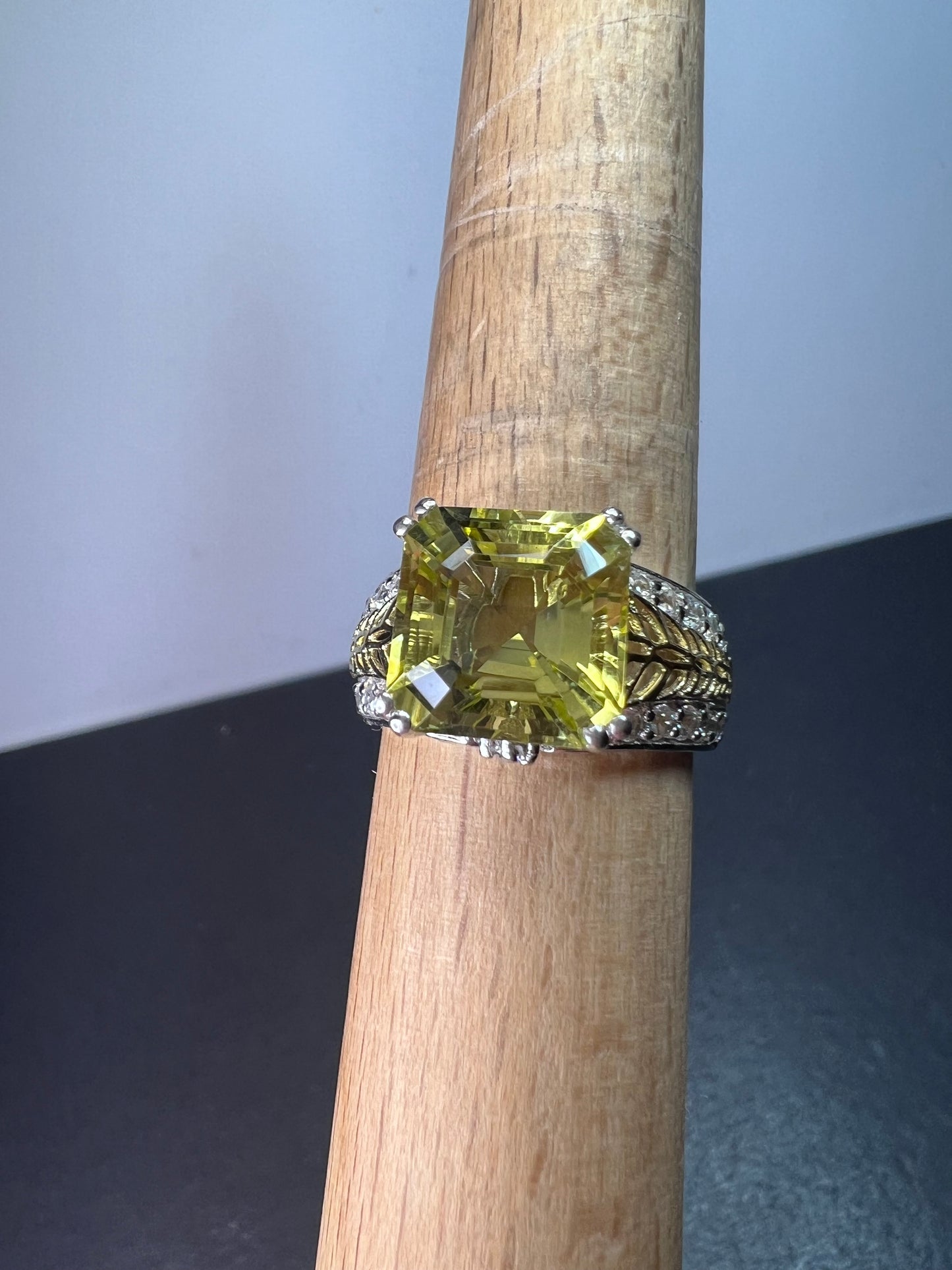 Ouro verde lemon quartz and white topaz sterling silver ring size 9