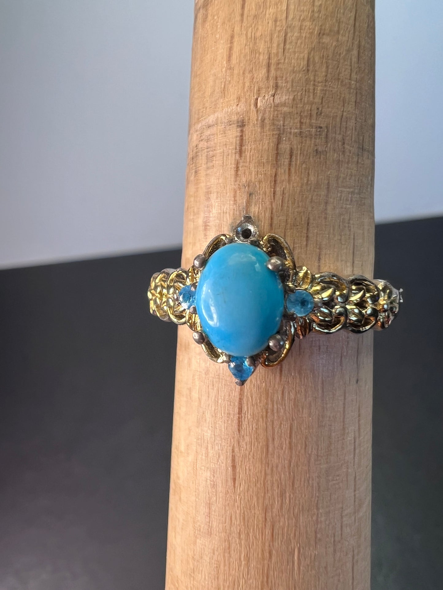 Vintage style turquoise and neon apatite two toned ring size 9