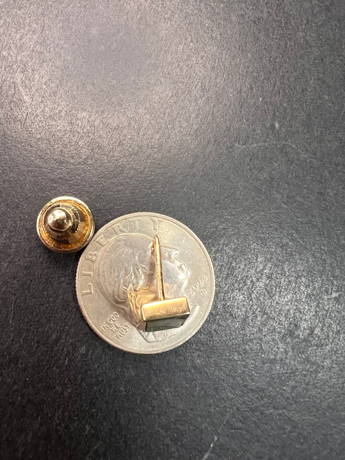 Vintage MCM La Mode Karatclad Nephrite Jade Gold Tone Rectangular Tie Tac