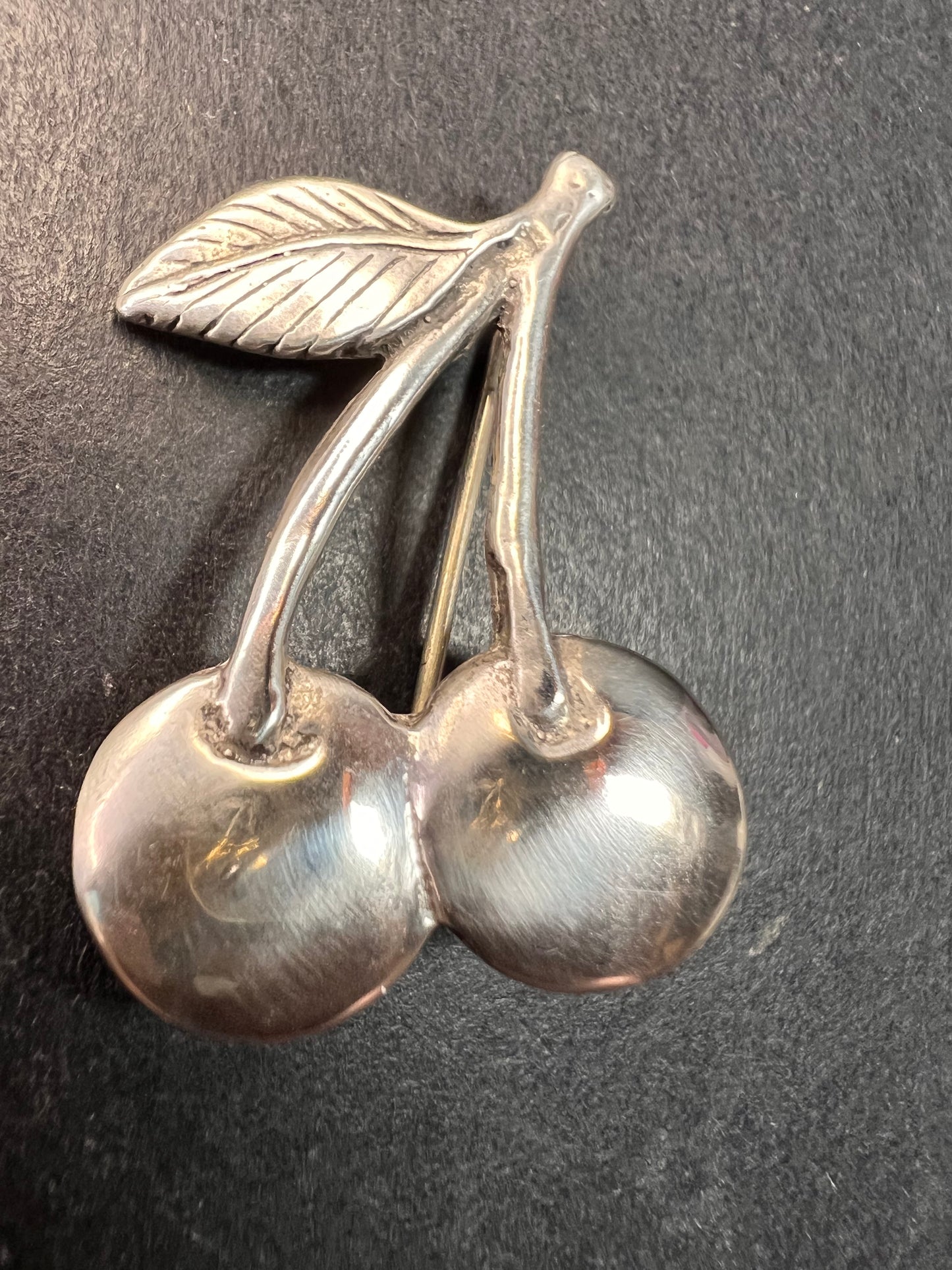 Vintage 80’s sterling silver cherries brooch pin