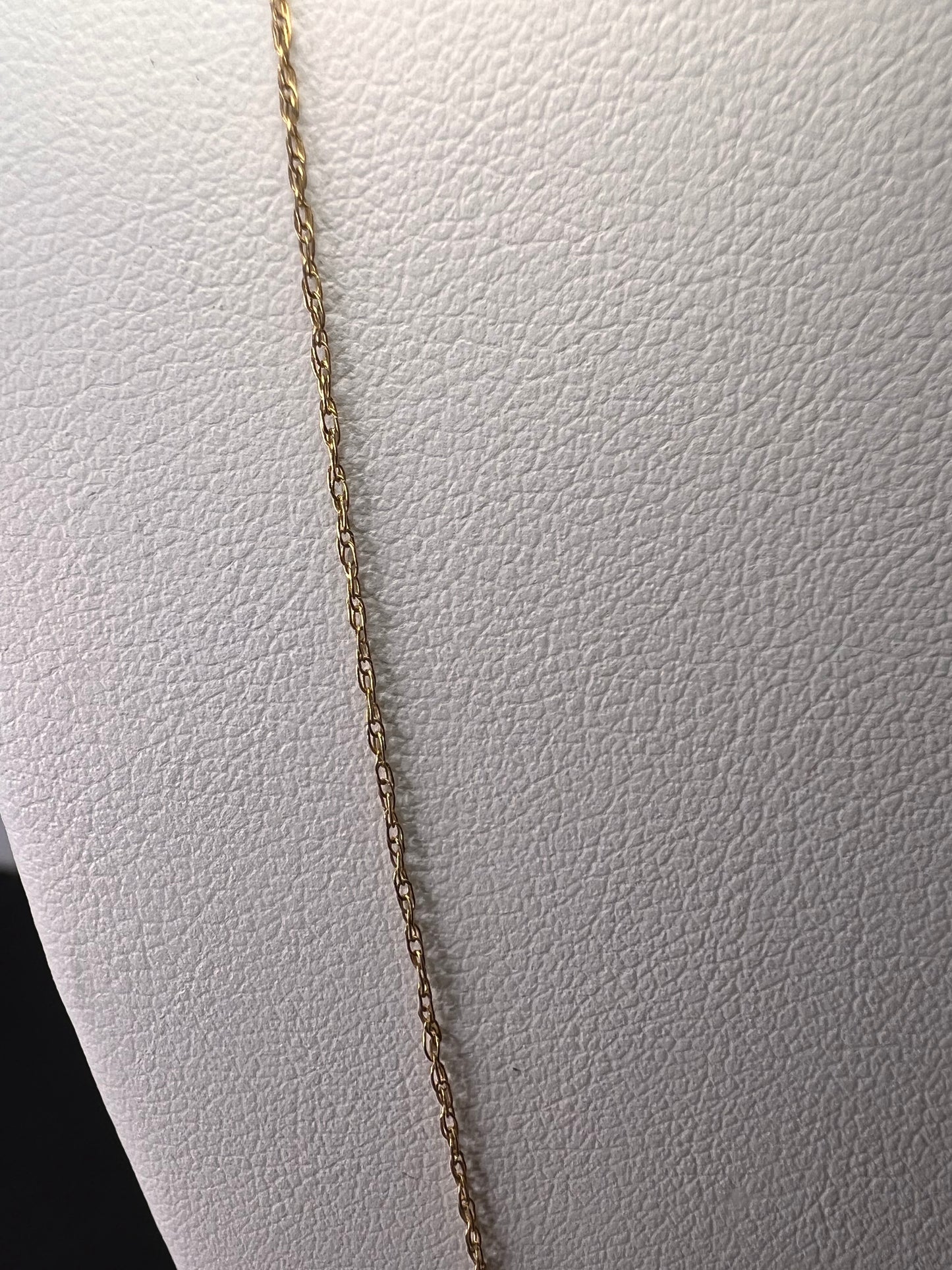 10k yellow gold chain 22 inches .53 grams