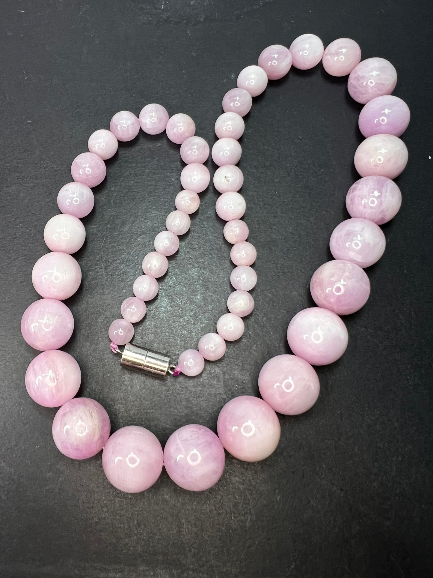 Kunzite graduated beaded 20 inch necklace with 925 magnetic clasp