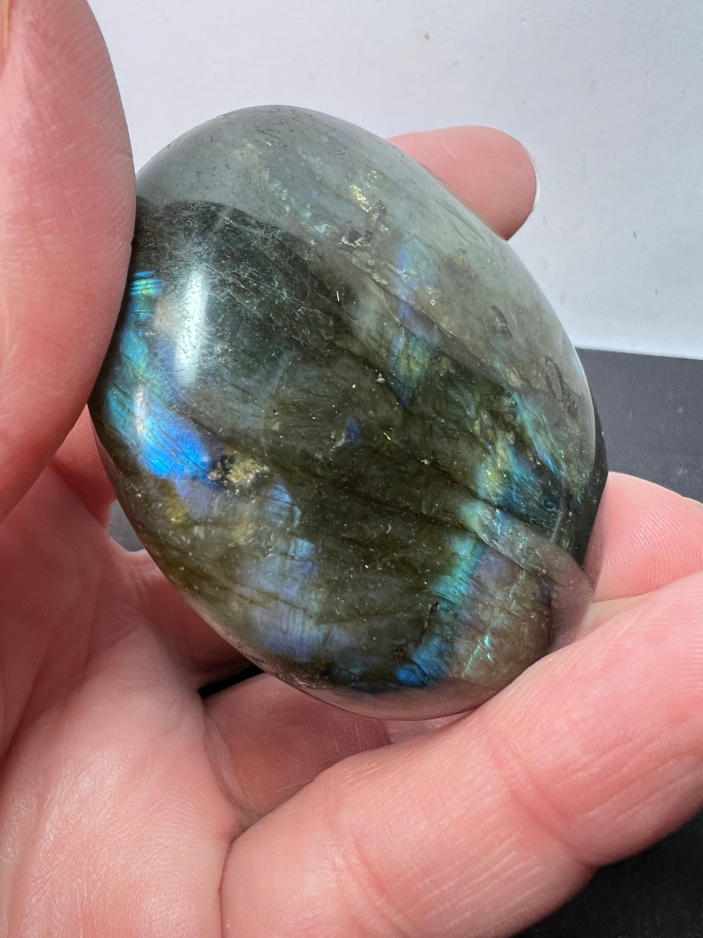 Labradorite palm stone