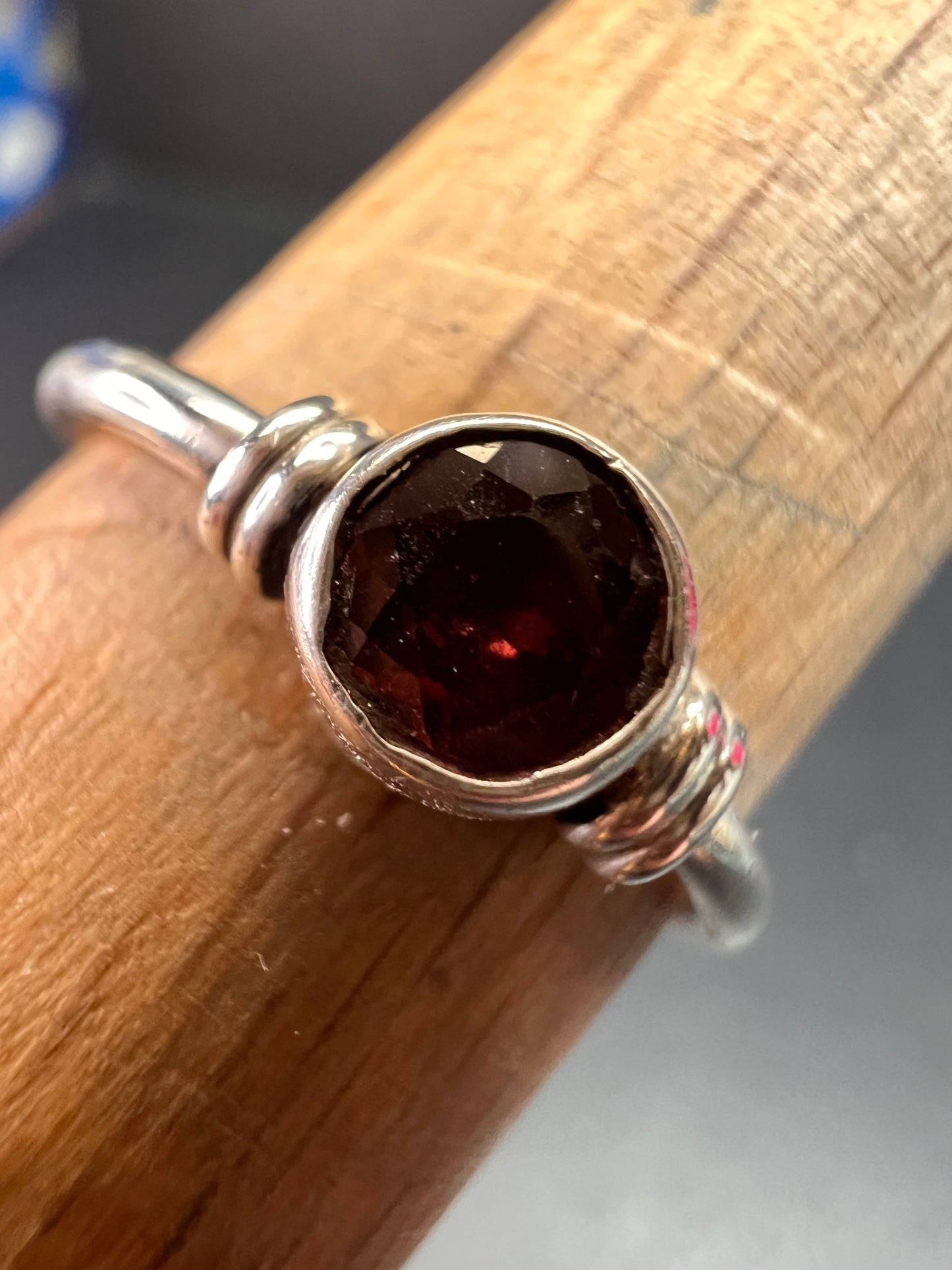 Vintage sterling silver garnet solitaire garnet ring size 7.5