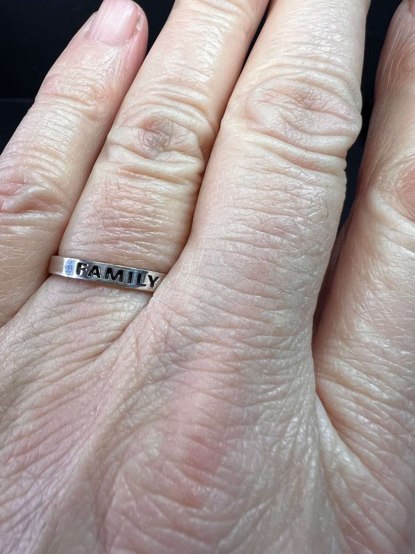 Sterling Silver FAMILY Band Ring Size 7 – Stamped 925 IBB TH