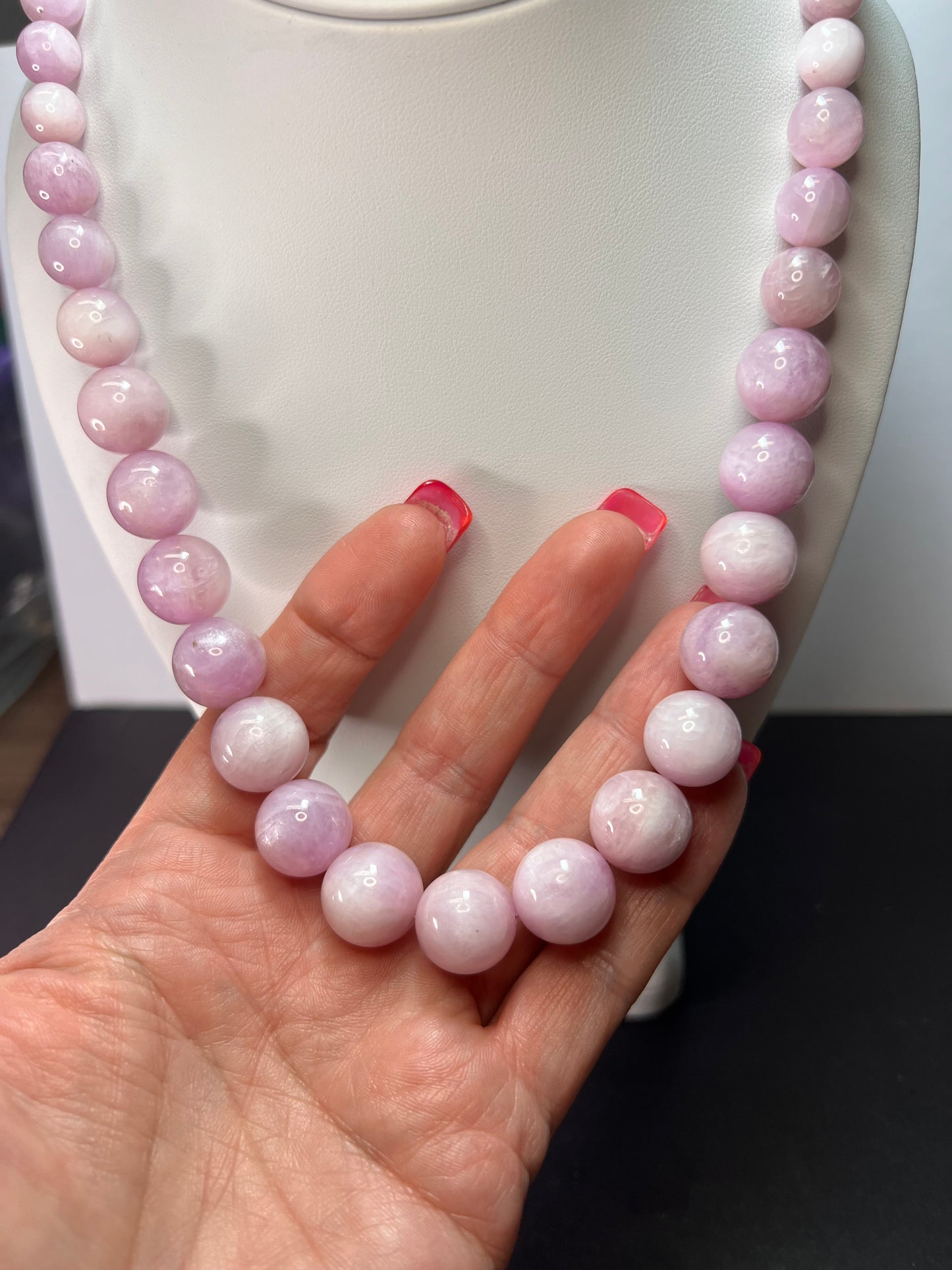 Kunzite graduated beaded 20 inch necklace with 925 magnetic clasp