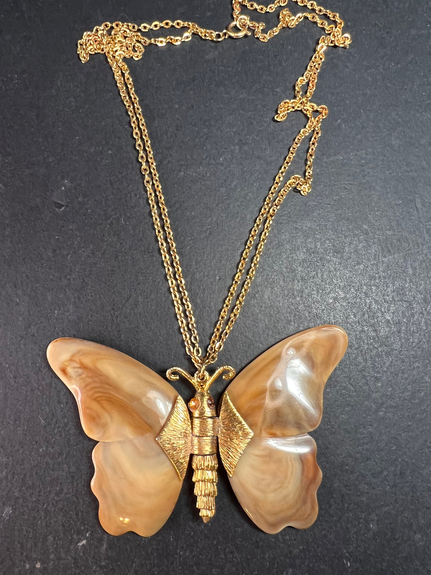 Vintage 70s Articulated Butterfly Necklace | Root Beer Marbled Wings 26"