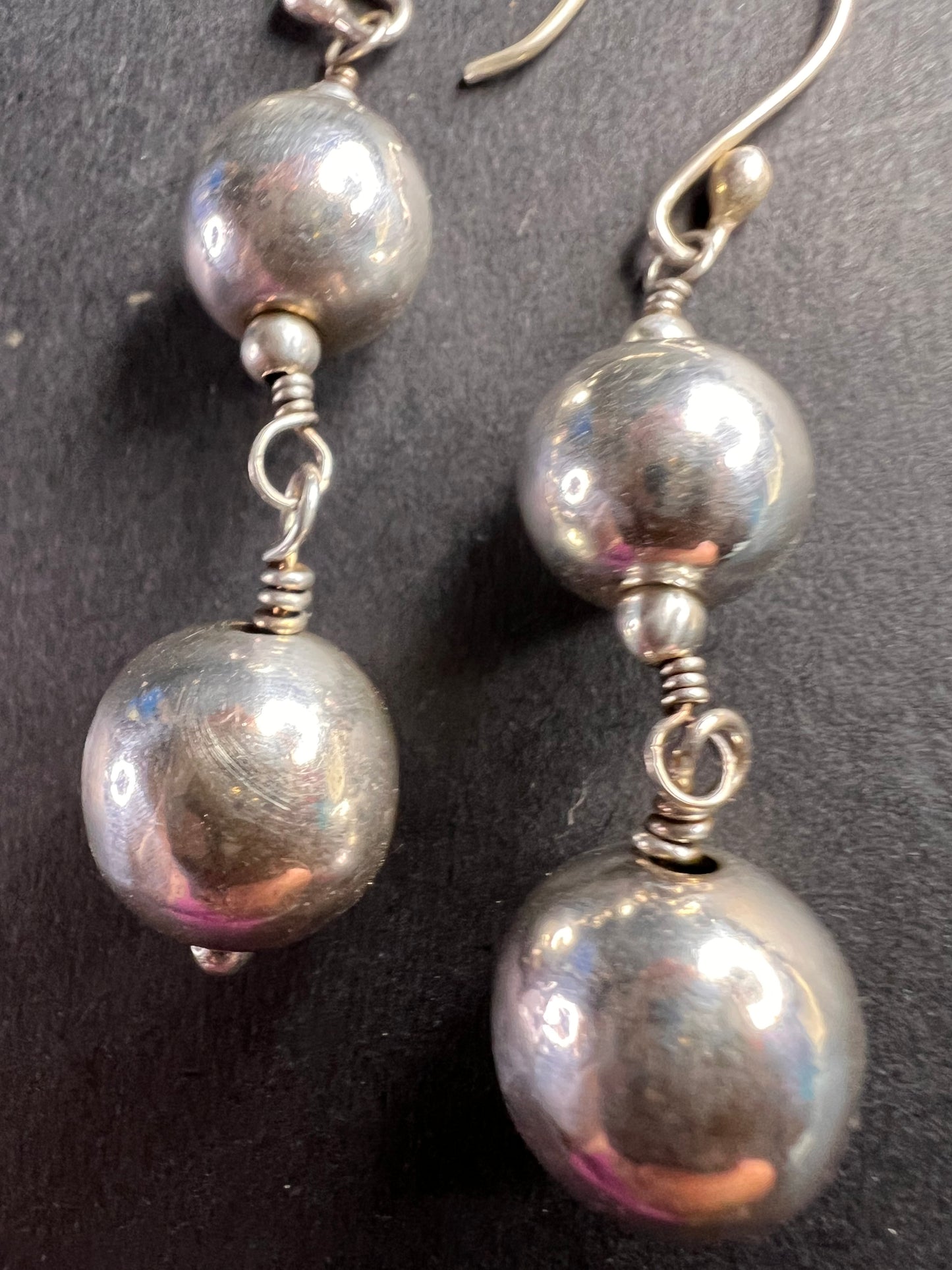 Vintage sterling silver graduated ball dangling earrings