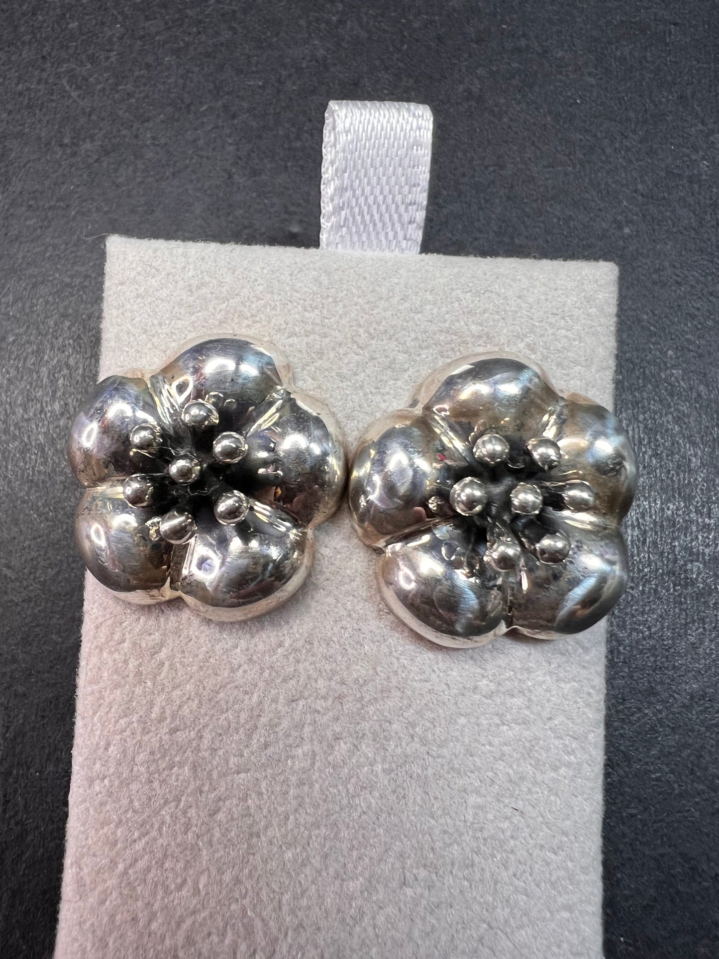 Vintage Taxco sterling silver floral stud earrings