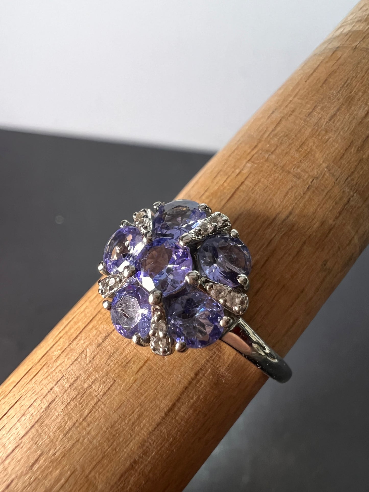 Tanzanite and zircon sterling silver ring size 9