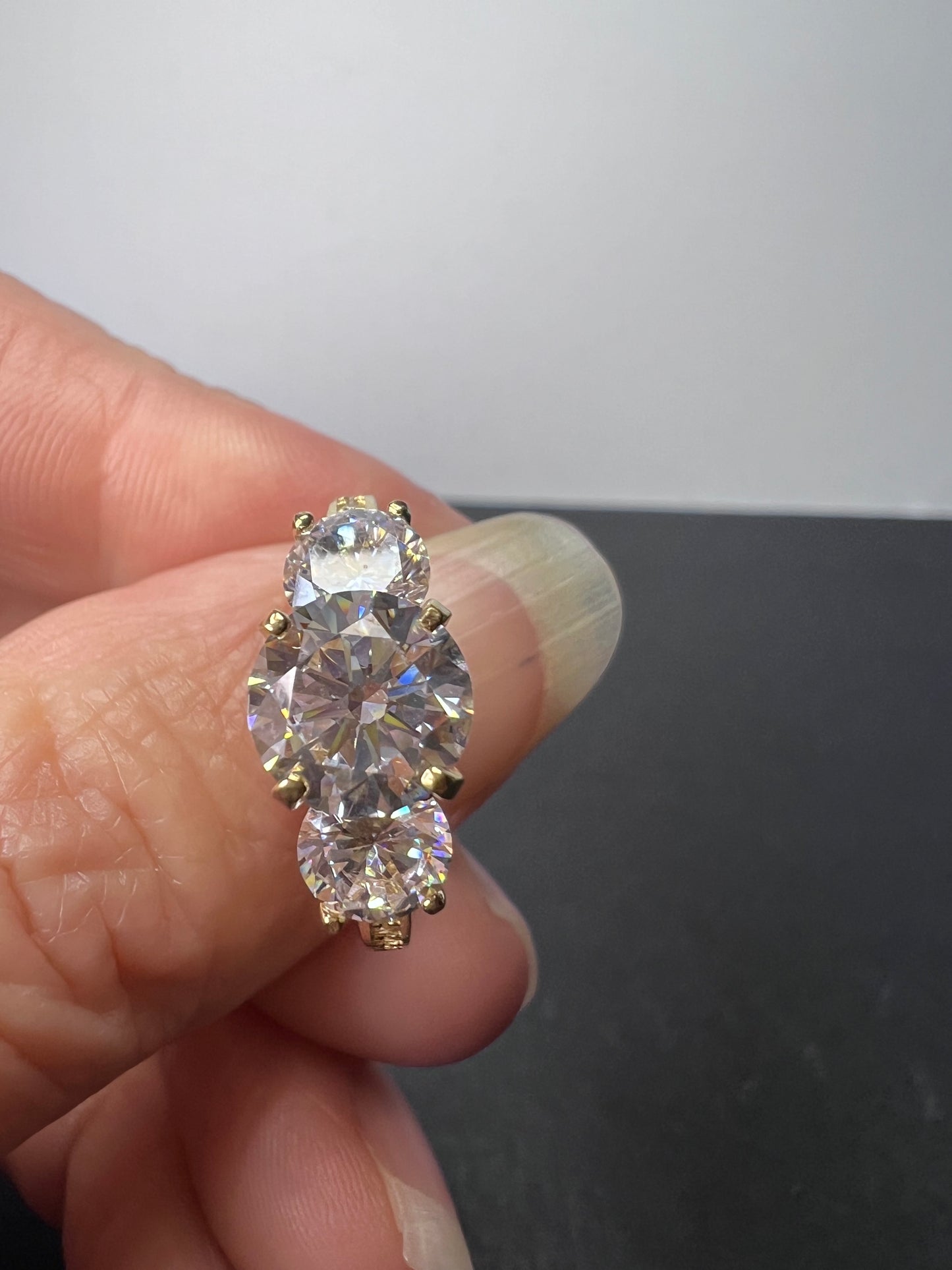 10k gold CZ past present and future ring size 9