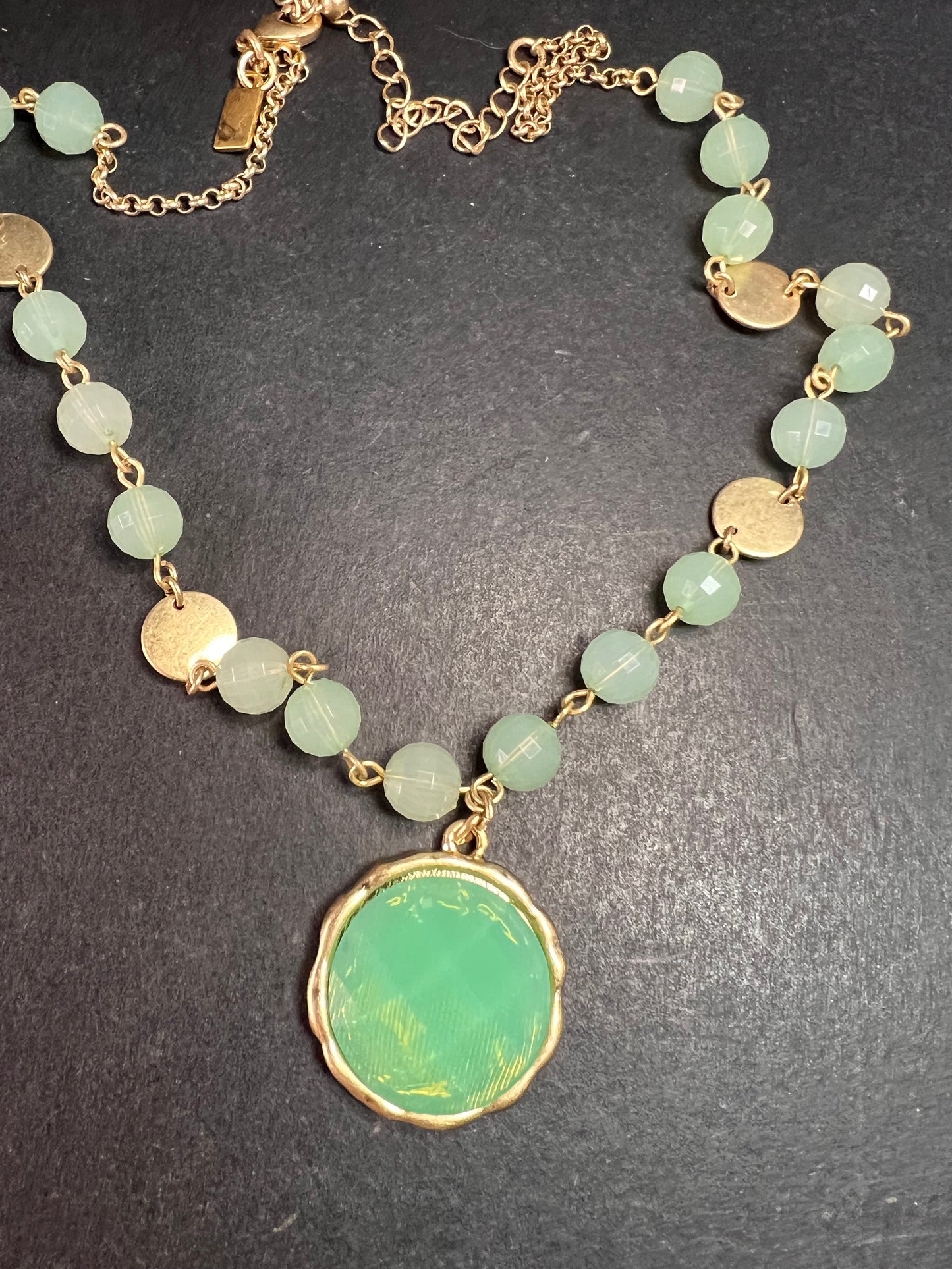 Vivi Love Green Glass Beaded Pendant Necklace Gold Tone 20in