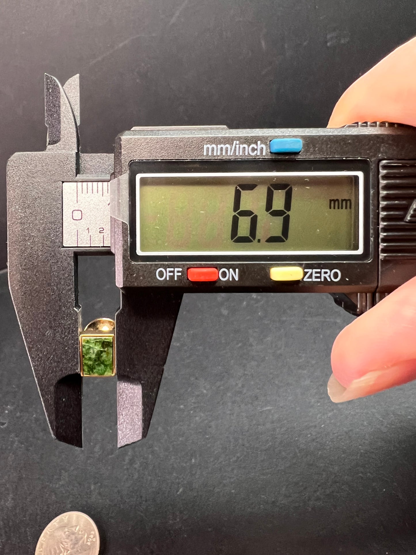 Vintage MCM La Mode Karatclad Nephrite Jade Gold Tone Rectangular Tie Tac