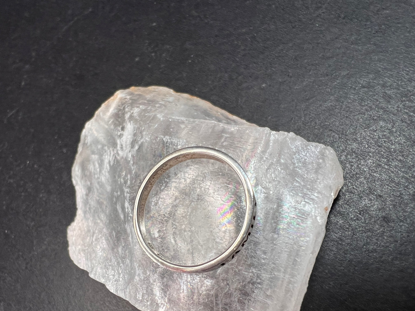 Sterling Silver FAMILY Band Ring Size 7 – Stamped 925 IBB TH