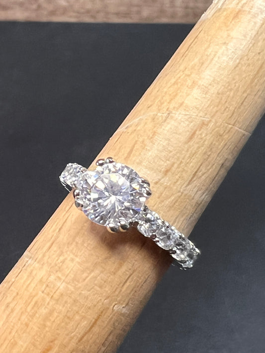 Cubic zirconia sterling silver ring size 7