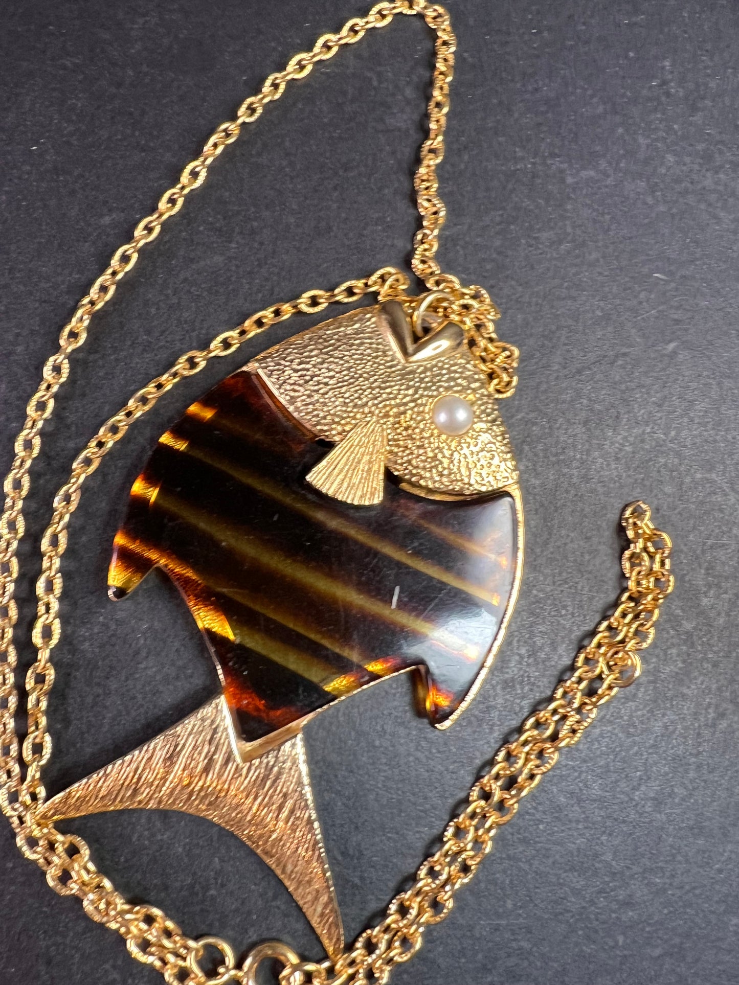 Vintage Sarah Coventry Fish Pendant Necklace 24” Gold Tone Lucite Pearl