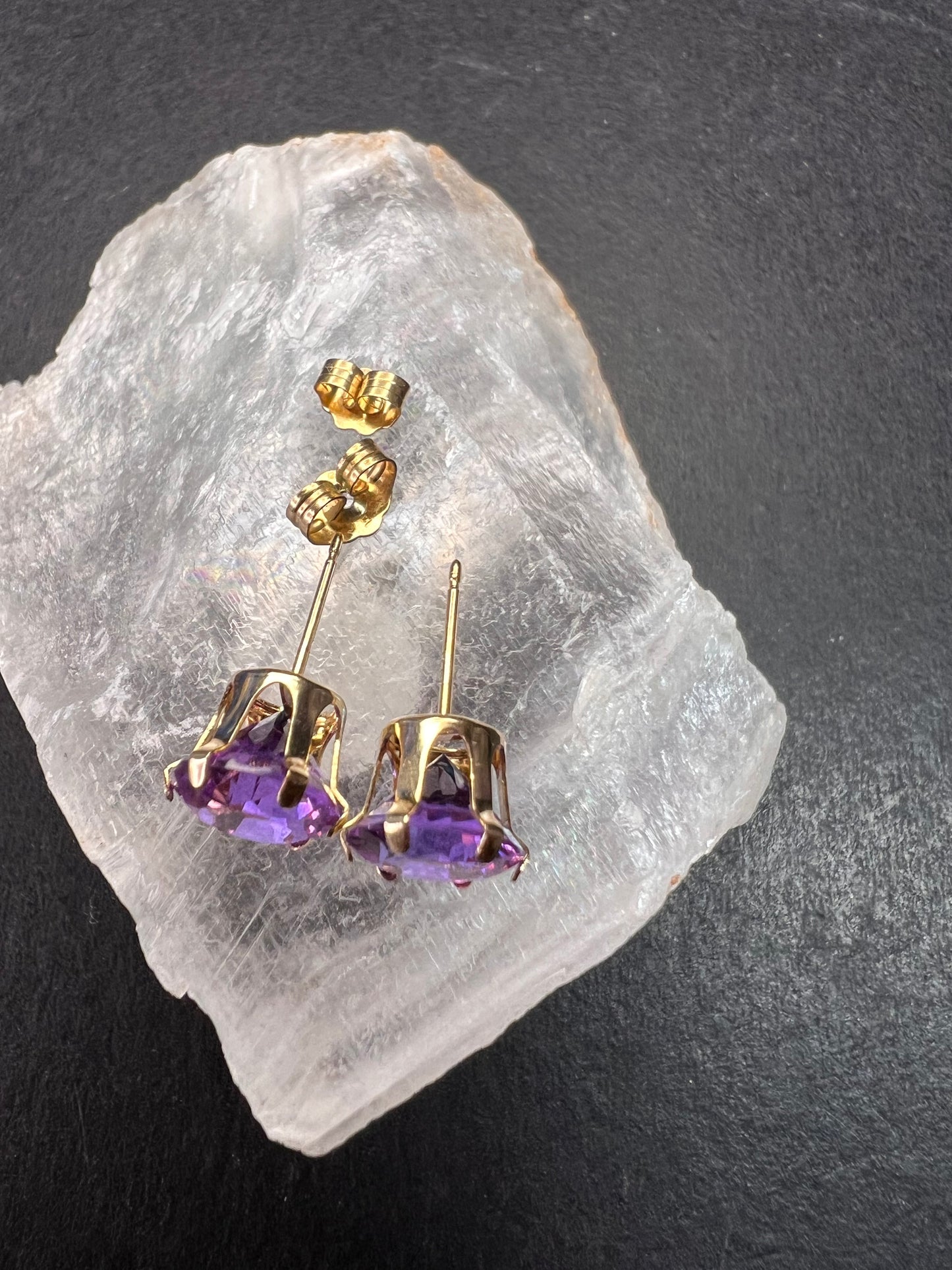 Like New 14K Yellow Gold Color Shift CZ Stud Earrings 8.2mm