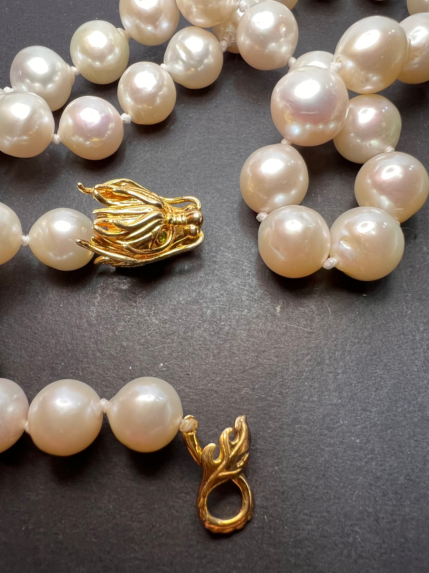 10-11mm white cultured pearl necklace with gold over sterling silver wolf head clasp 20 inch