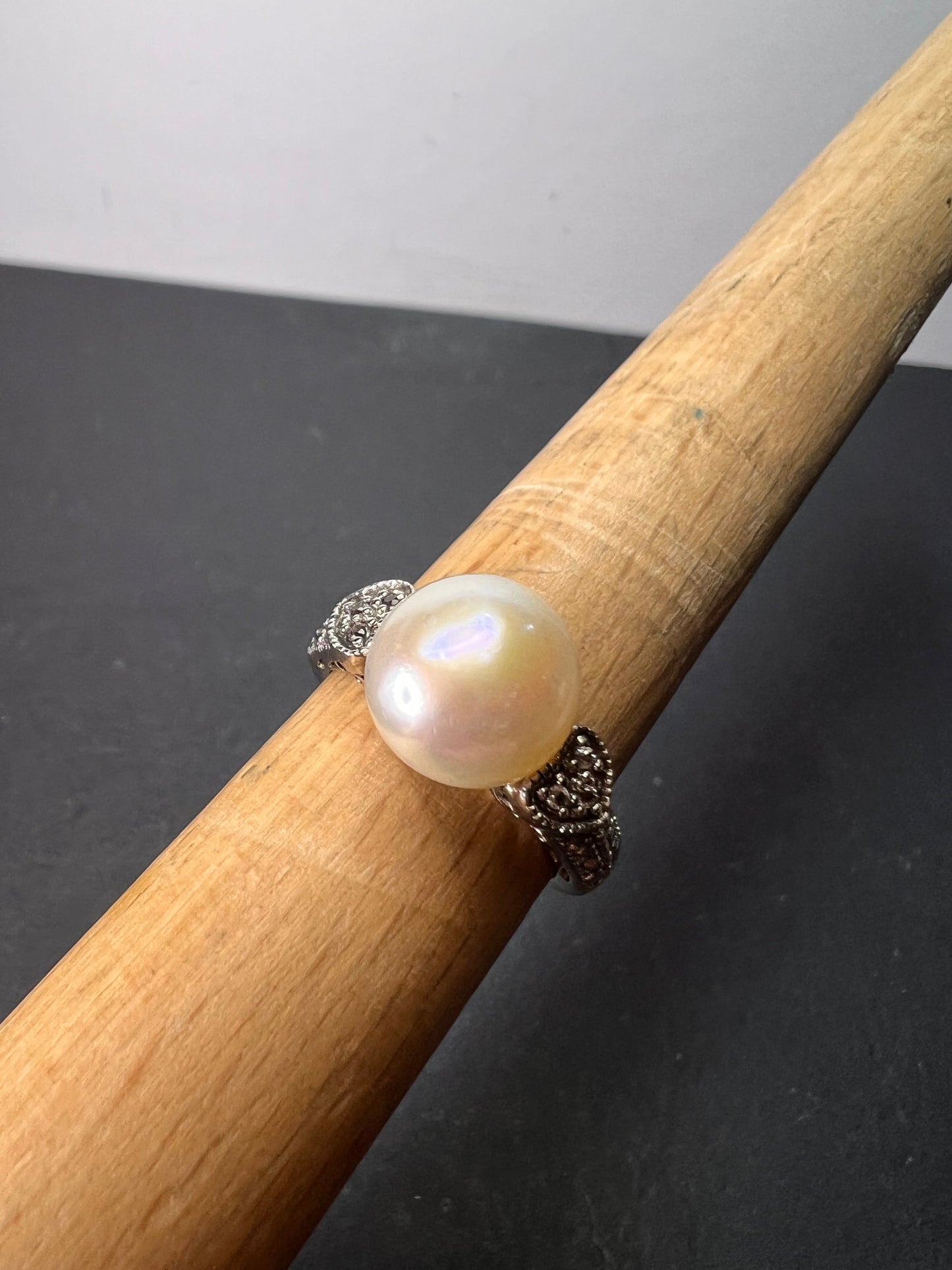 White Cultured Freshwater Pearl And White Topaz Sterling Silver Ring size 8