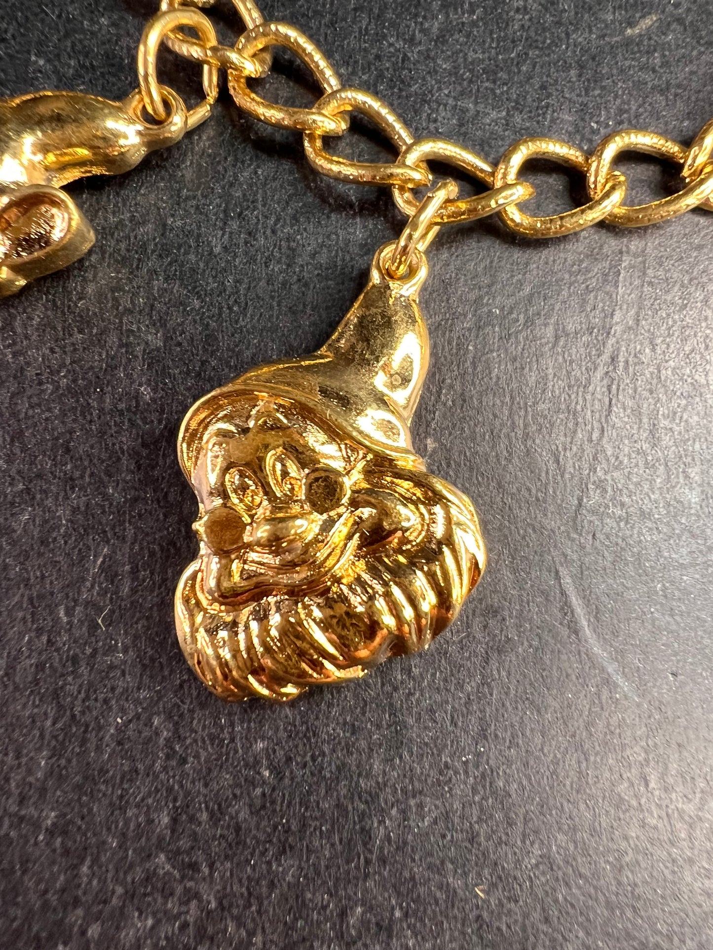 Vintage Disney Seven Dwarfs Gold Tone Charm Bracelet 6.5”