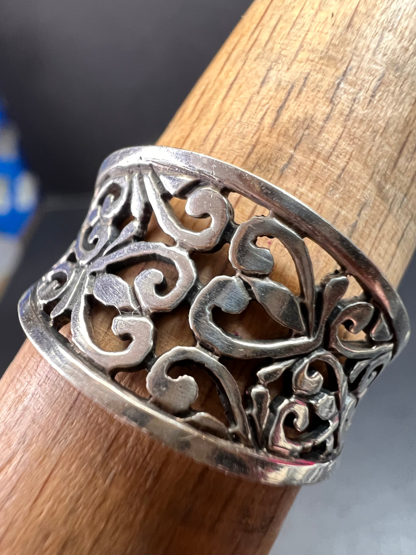 Vintage Sterling Silver Scrollwork Delicate Design Ring Size 8