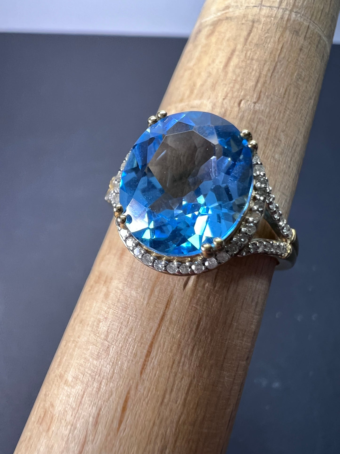 Swiss blue topaz and diamond 10k gold halo ring size 9