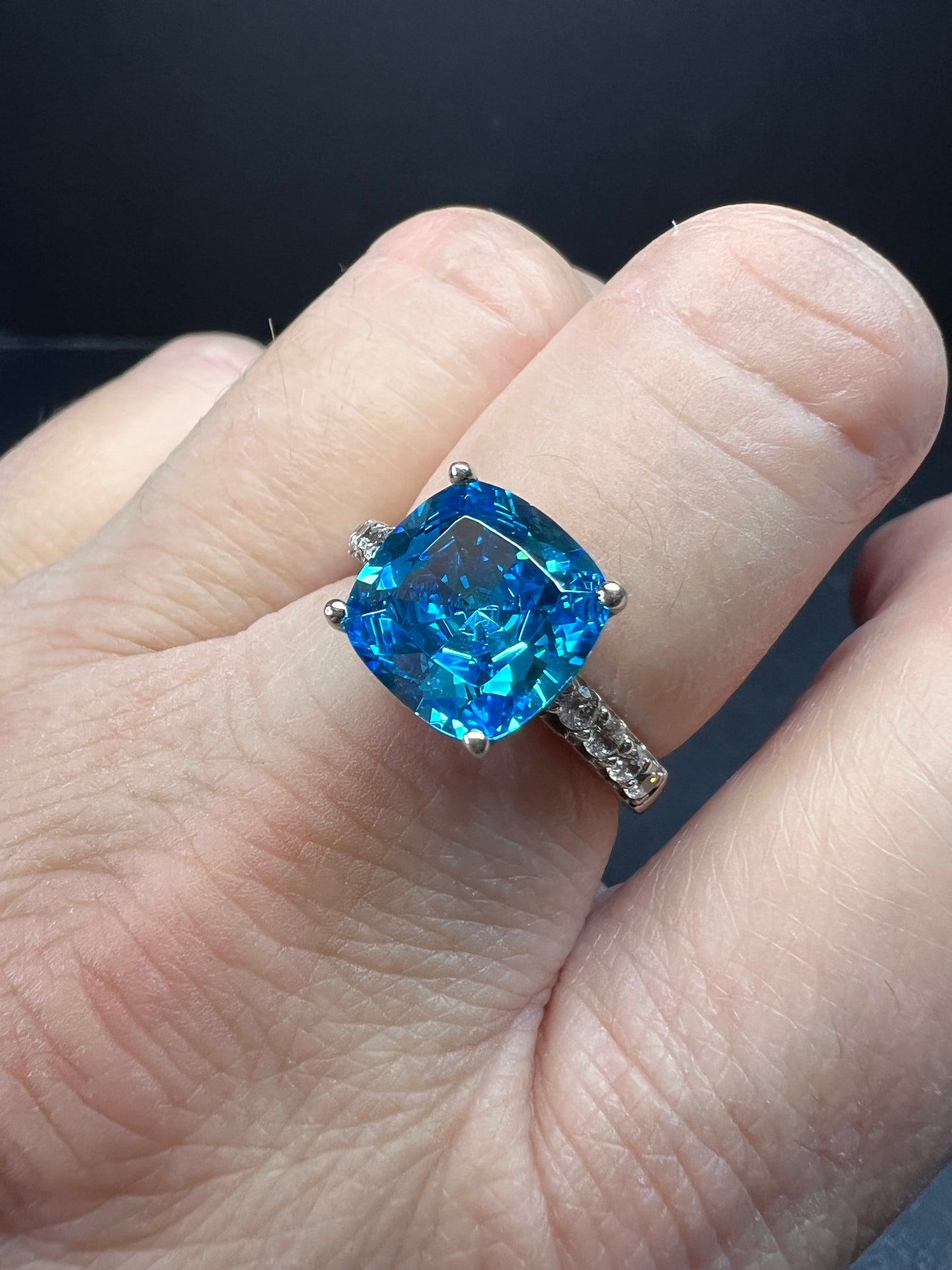 Aqua blue CZ sterling silver ring size 8