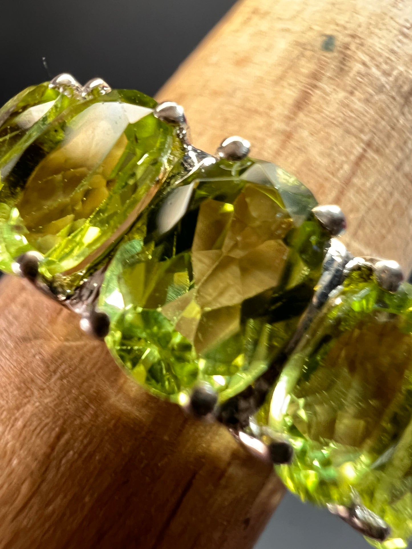 Vintage peridot five stone sterling silver ring size 7