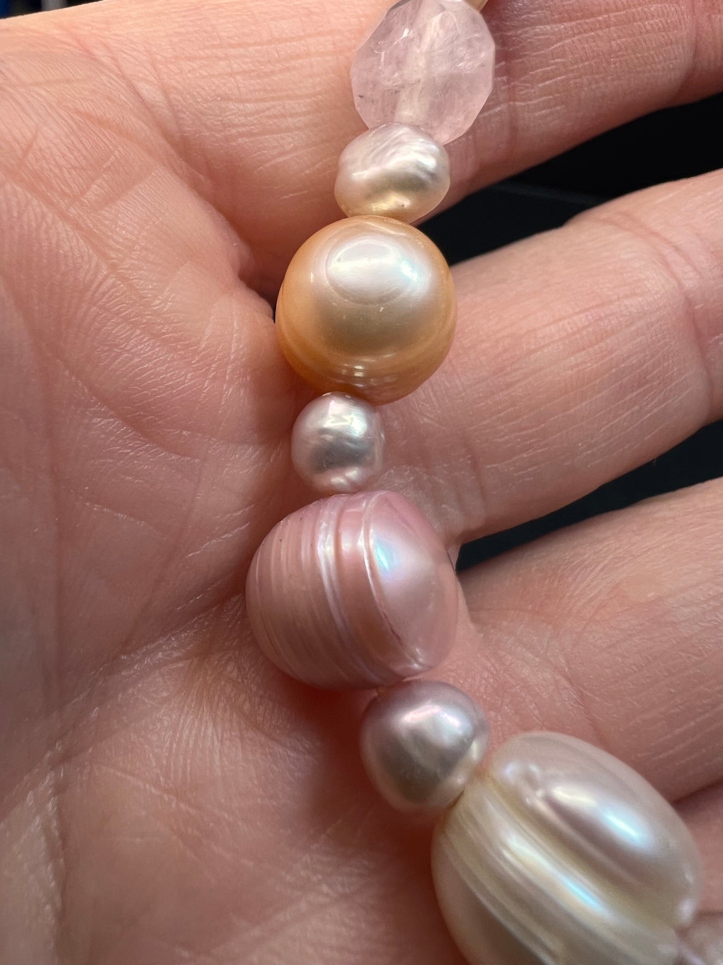Freshwater pearl and rose quartz stretch bracelet