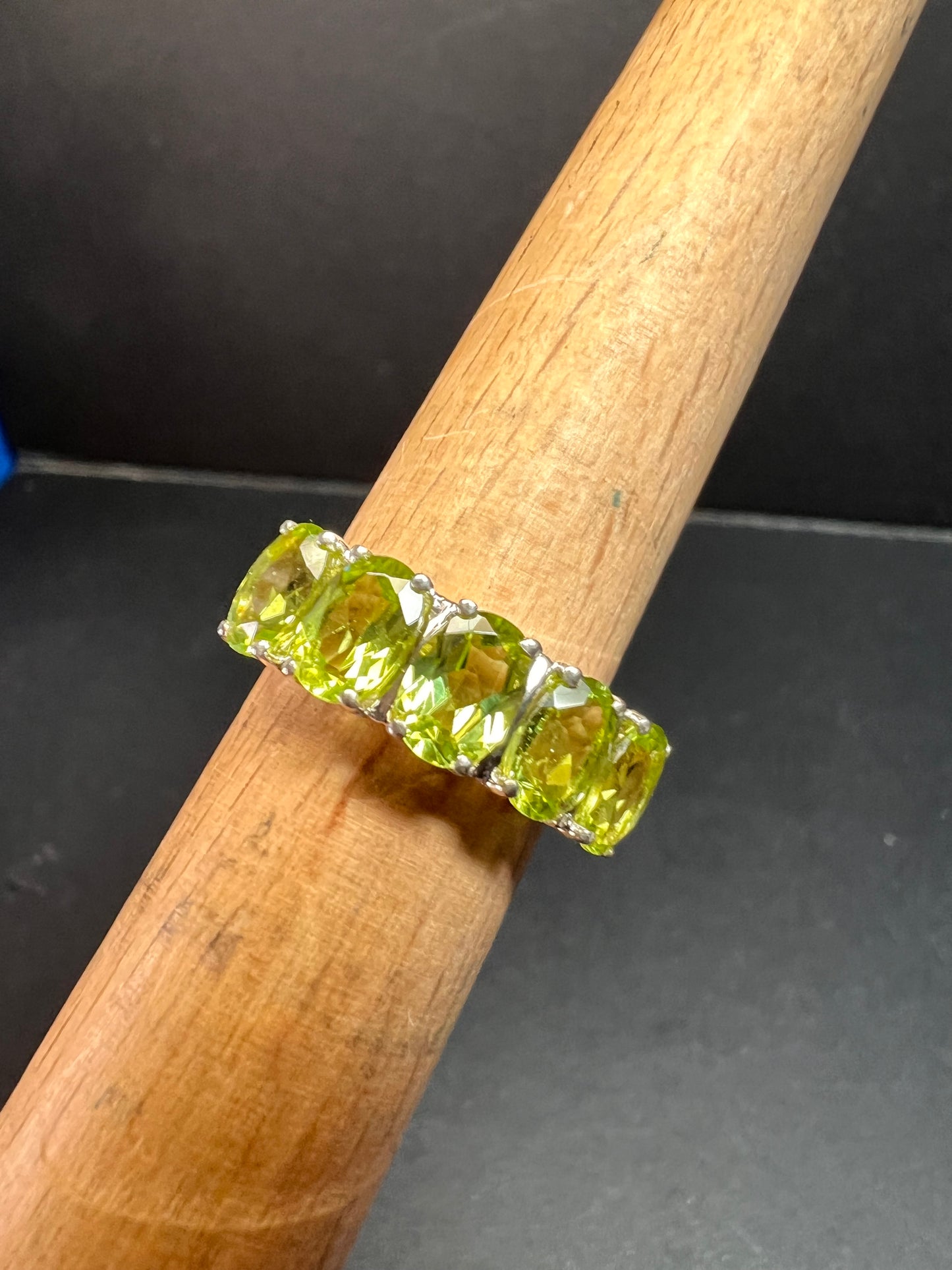 Vintage peridot five stone sterling silver ring size 7