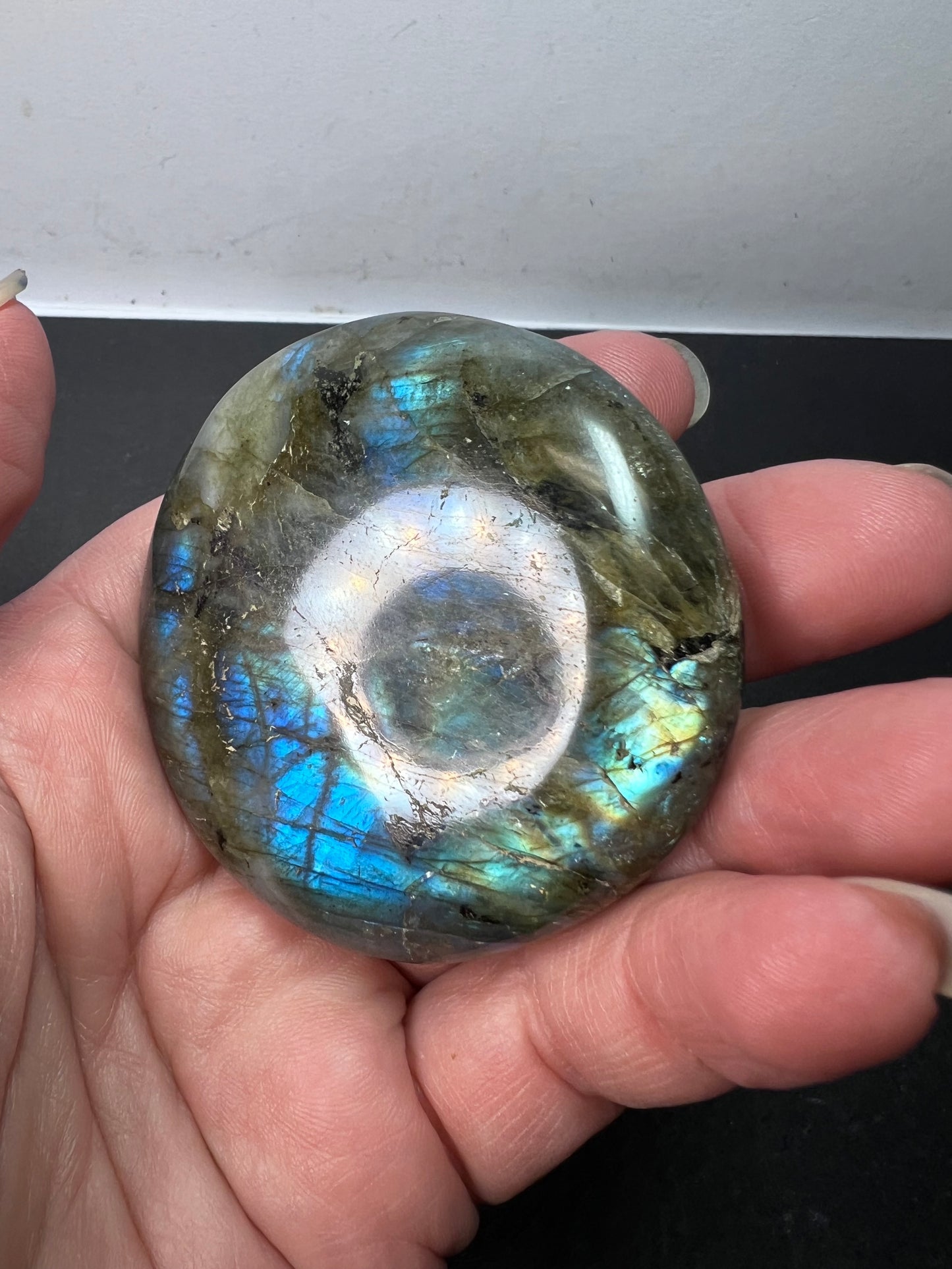 Labradorite palm stone