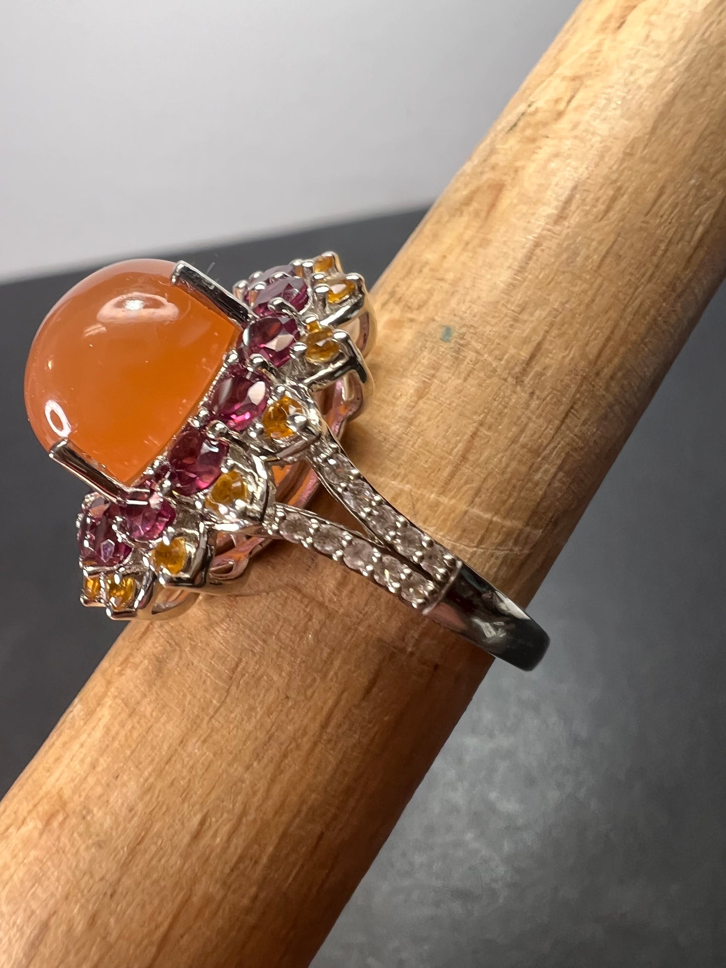 Peach moonstone and raspberry rhodolite garnet sunburst ring in platinum over sterling silver size 7 *NEW*