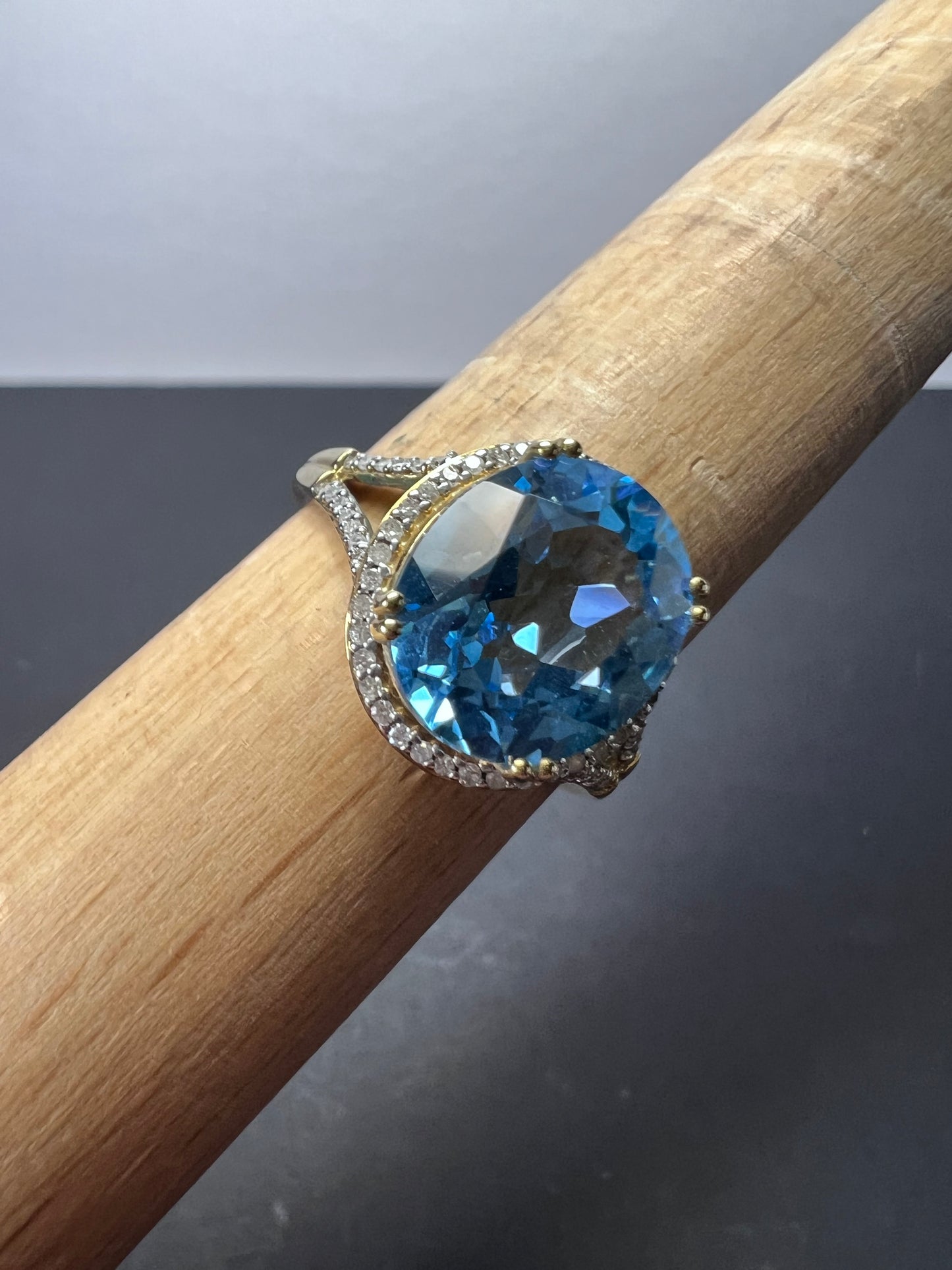 Swiss blue topaz and diamond 10k gold halo ring size 9