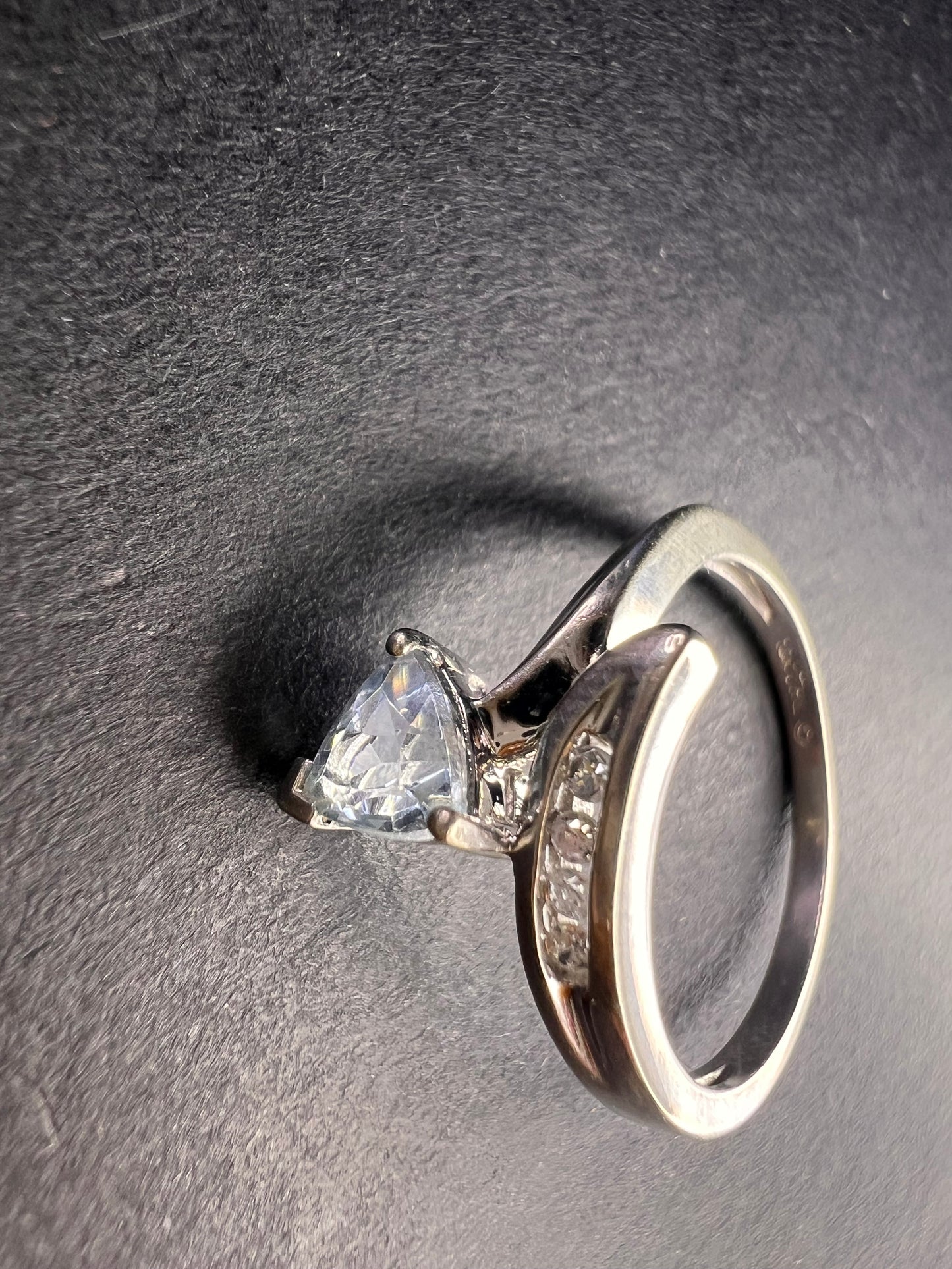 14k white gold Samuel Aaron trillion cut aquamarine and diamond ring size 6.5