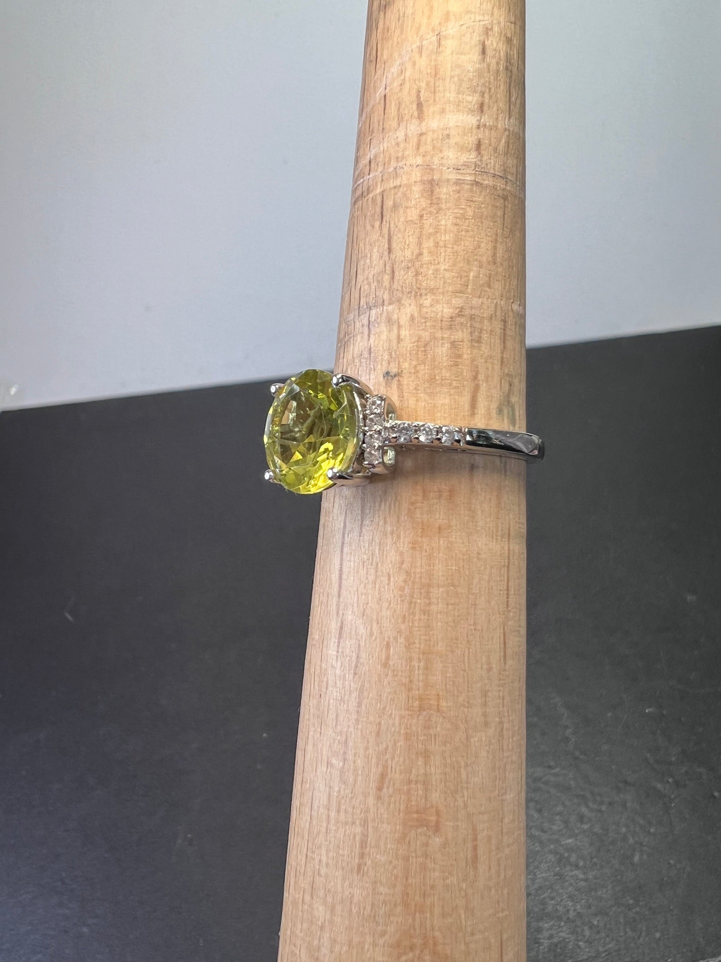 Ouro verde / lemon Quartz and white zircon sterling ring size 9