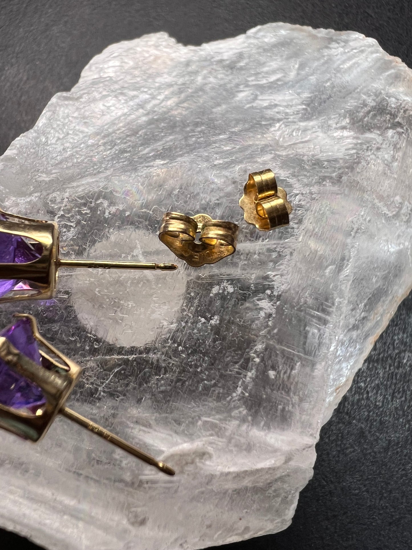 Like New 14K Yellow Gold Color Shift CZ Stud Earrings 8.2mm