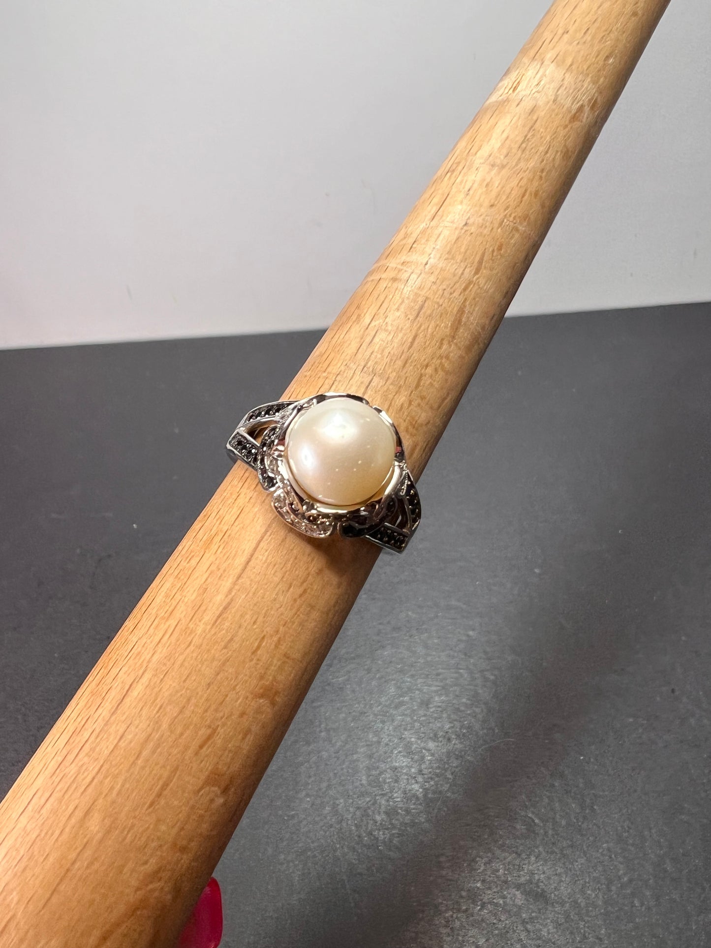 White cultured pearl and multi gem sterling silver ring size 9 *NEW*