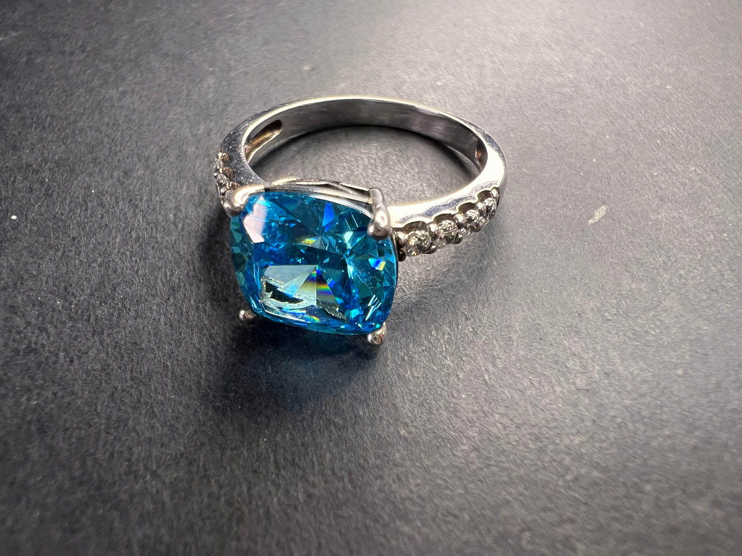 Aqua blue CZ sterling silver ring size 8