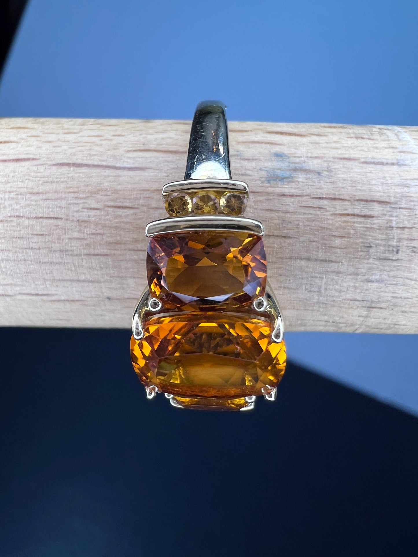 10k gold Mandarin citrine 3 stone Samuel Aaron ring size 9