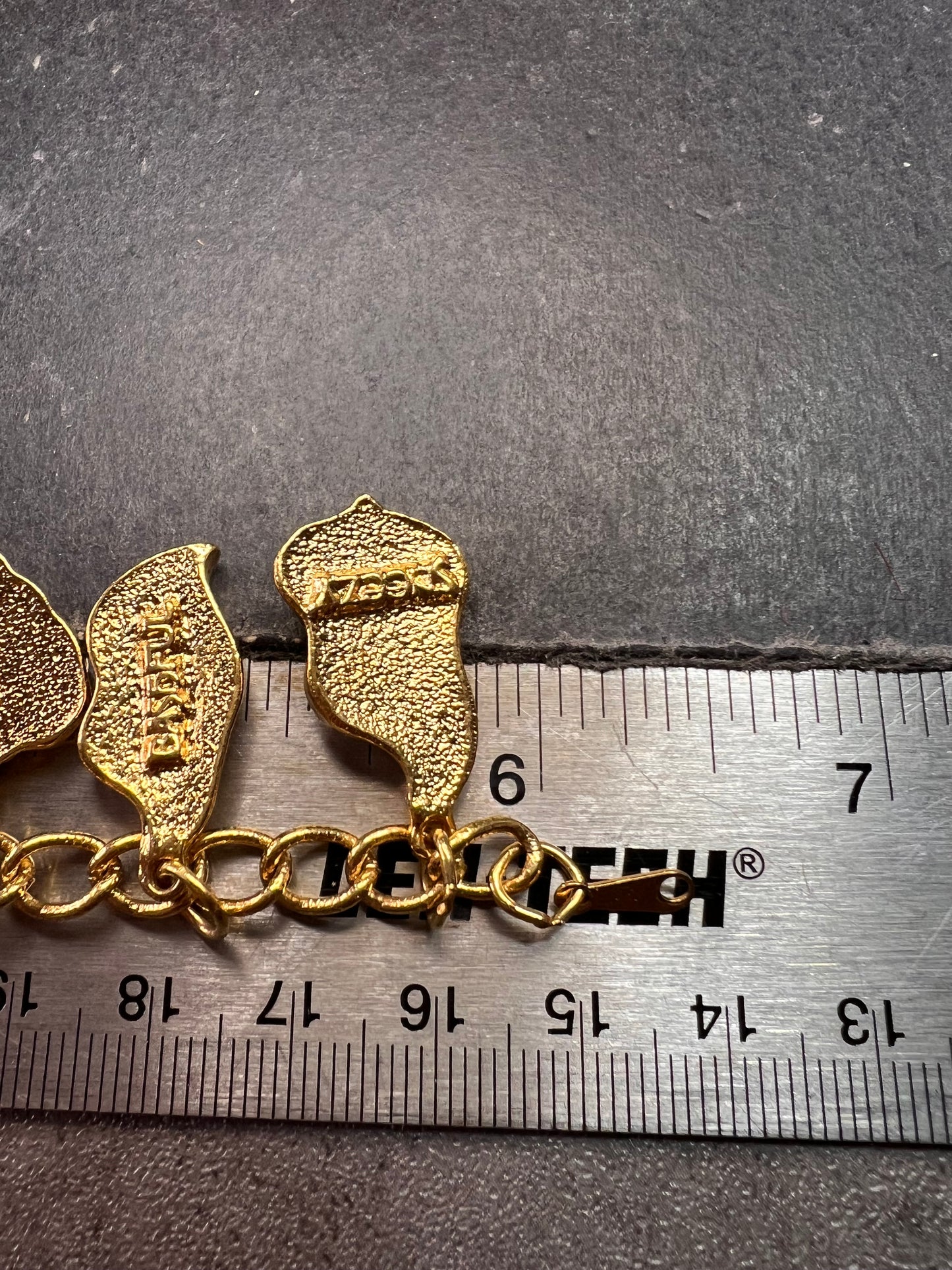 Vintage Disney Seven Dwarfs Gold Tone Charm Bracelet 6.5”