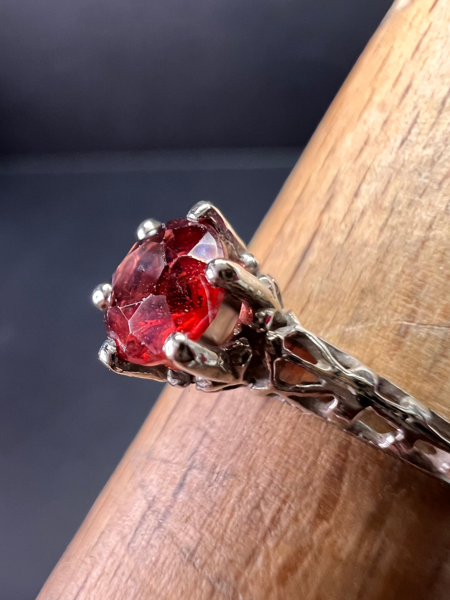 Vintage 10k White Gold Garnet Solitaire Ring – Size 6.5 – Magnolia Jewelry