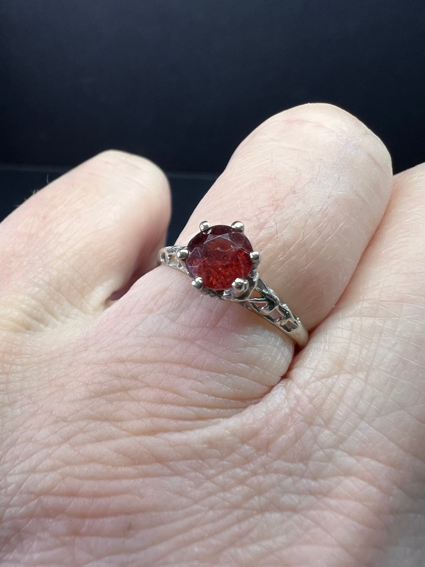 Vintage 10k White Gold Garnet Solitaire Ring – Size 6.5 – Magnolia Jewelry