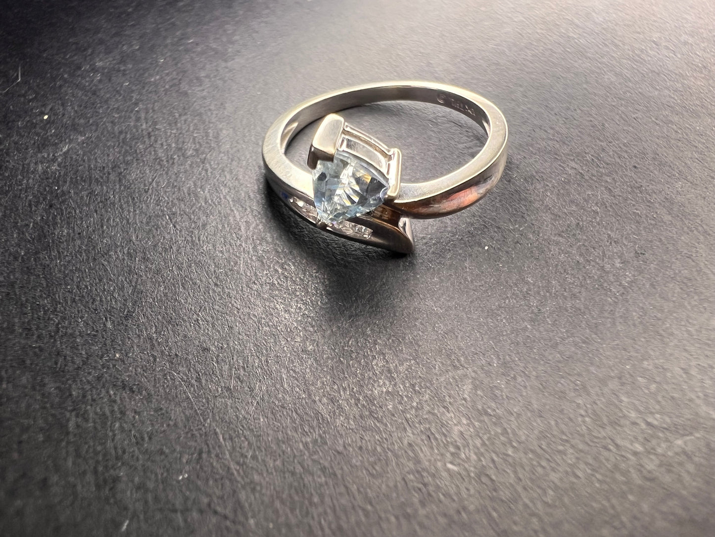 14k white gold Samuel Aaron trillion cut aquamarine and diamond ring size 6.5